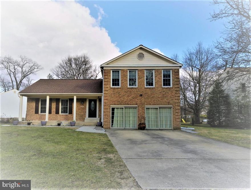 Fully finished 3-level, over 2,100 sqft living area, corner lot, single family home with 4bed-3full bath-1half bath, no carpet, hard wood floor and ceramic tiles, skyline, deck and patio, private fenced backyard... Very convenient, 5 min to 95, 495, 395 great location, plenty of spaces for parking on driveway, off road... Whatever it is has all the qualifications for all the members of your family