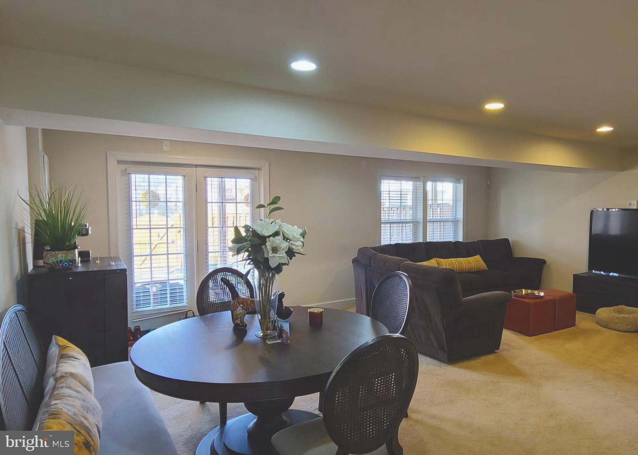 LITTLE RIVER COMMONS - Residential Lease