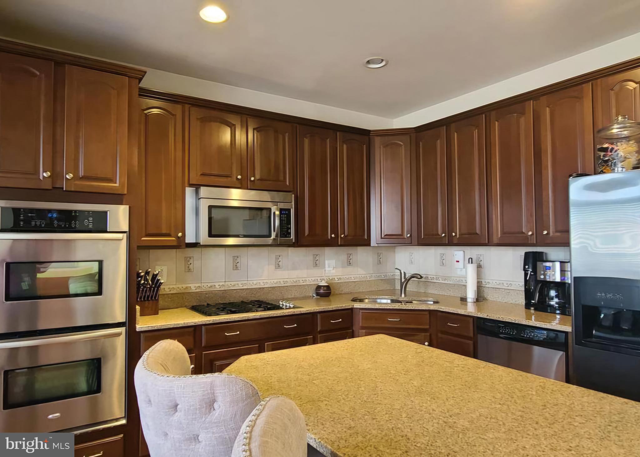 LITTLE RIVER COMMONS - Residential Lease