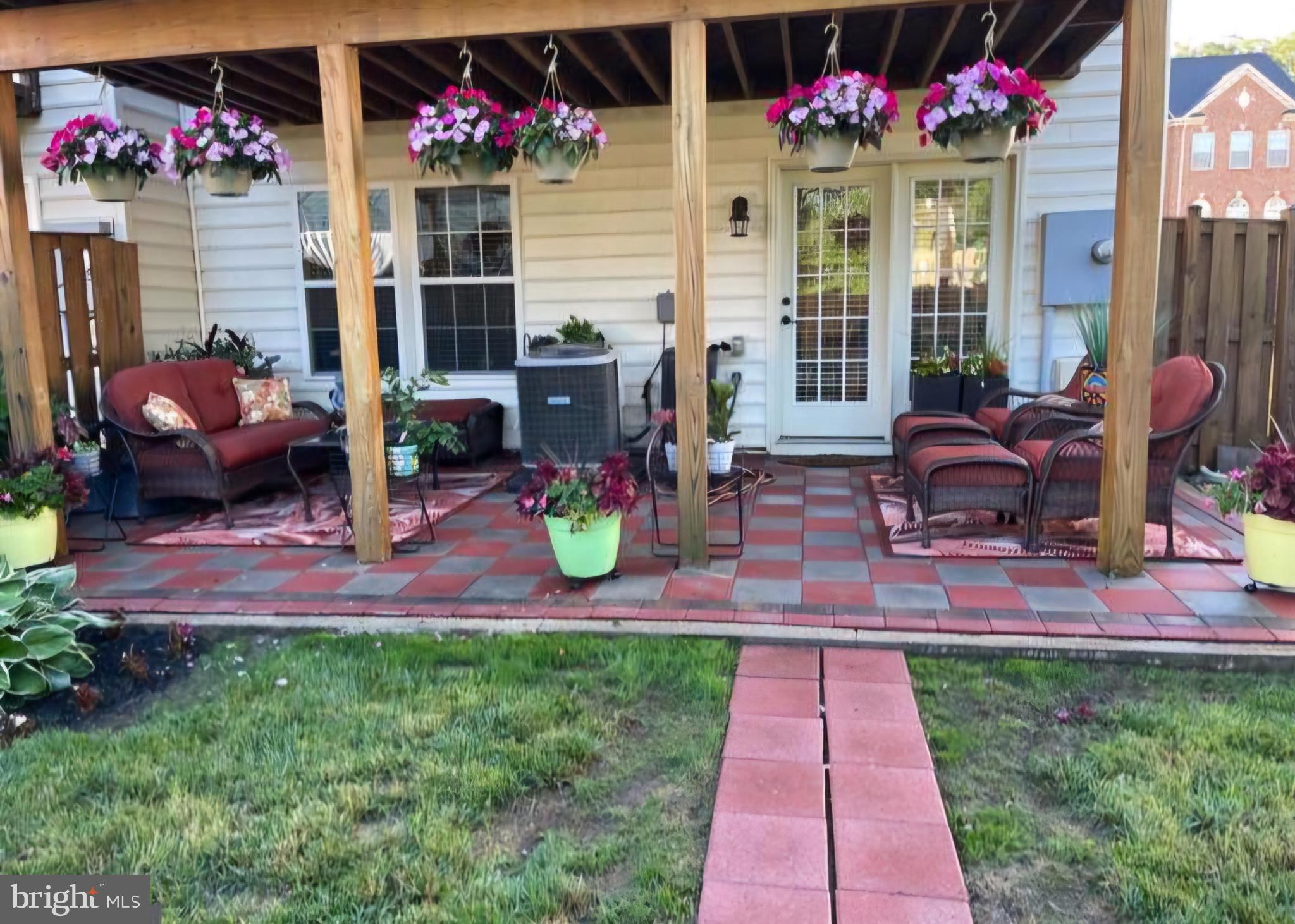 LITTLE RIVER COMMONS - Residential Lease