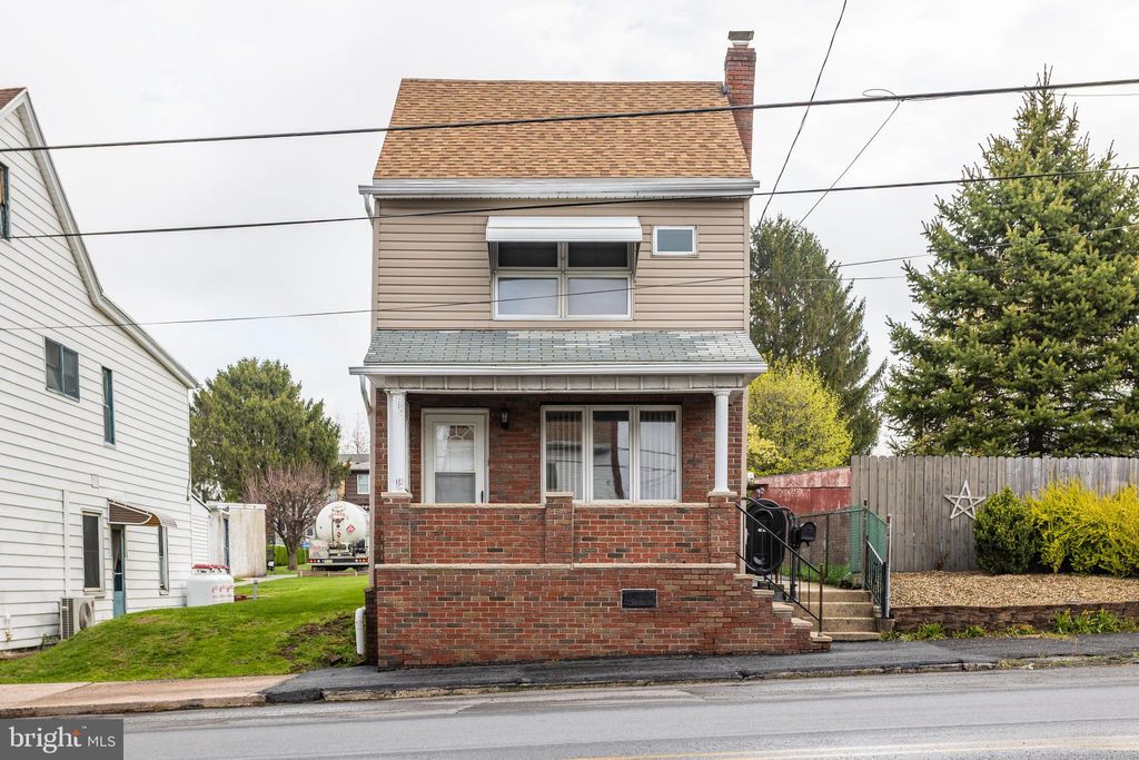 Photo of 333 S Lehigh Avenue, FRACKVILLE, PA 17931 (MLS # PASK2026754)