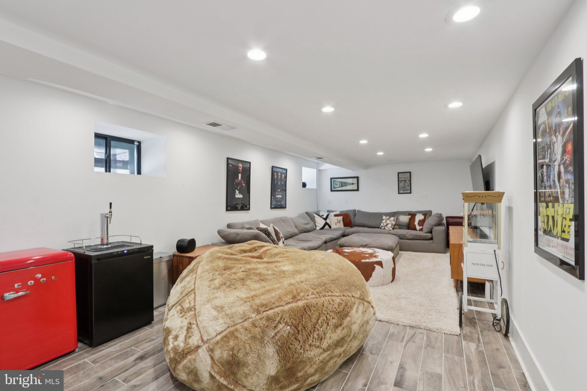 UNIVERSITY CITY - Residential