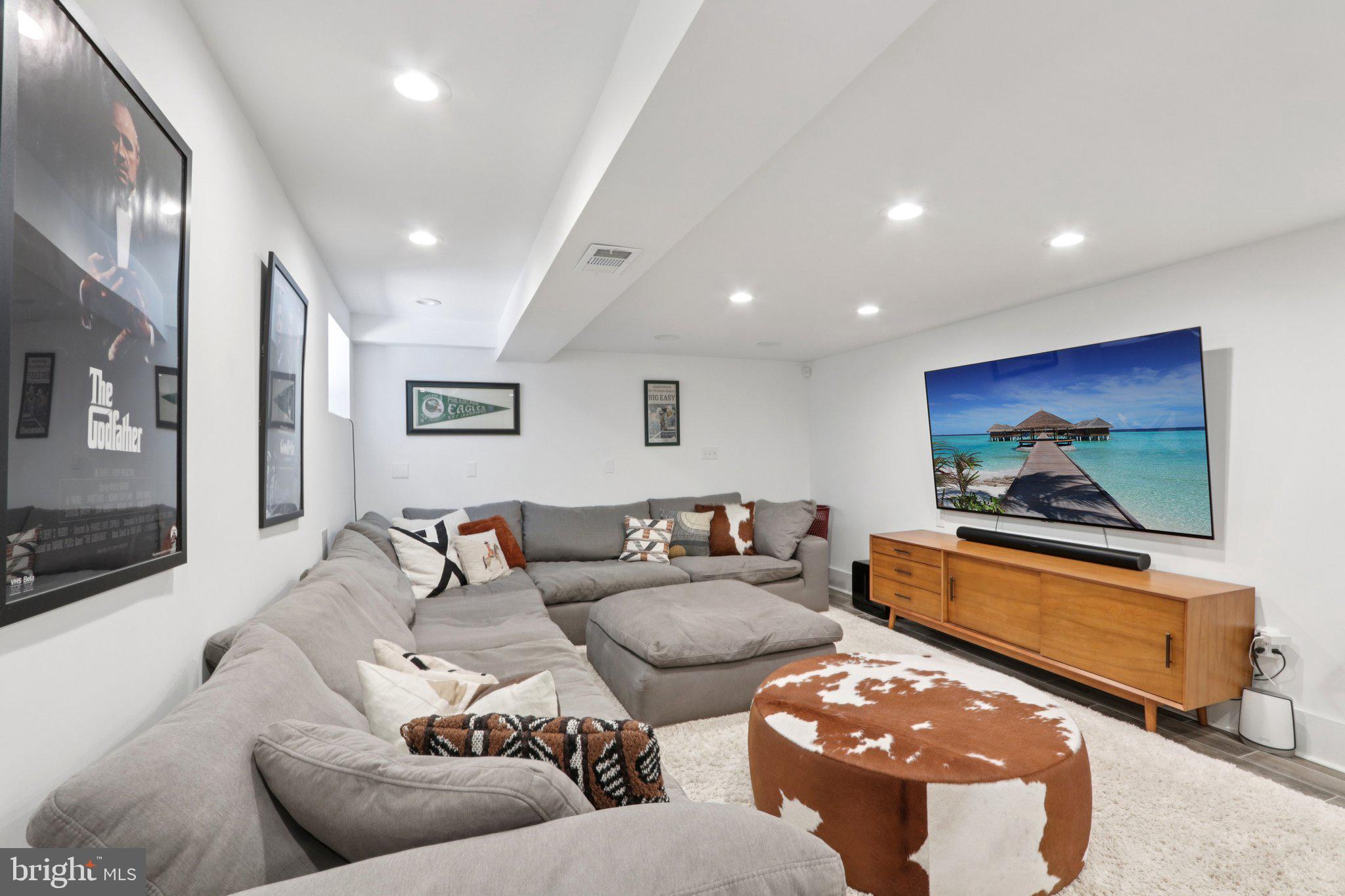 UNIVERSITY CITY - Residential