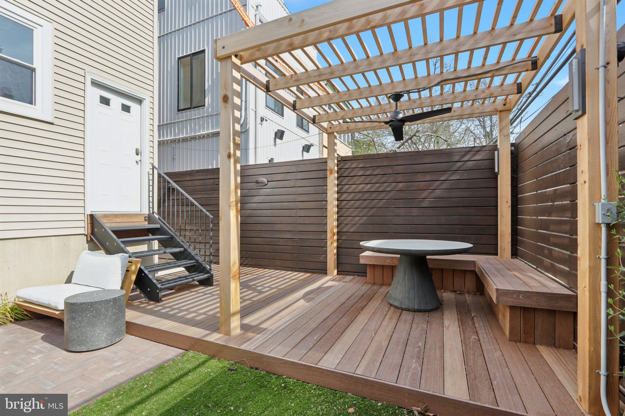 UNIVERSITY CITY - Residential