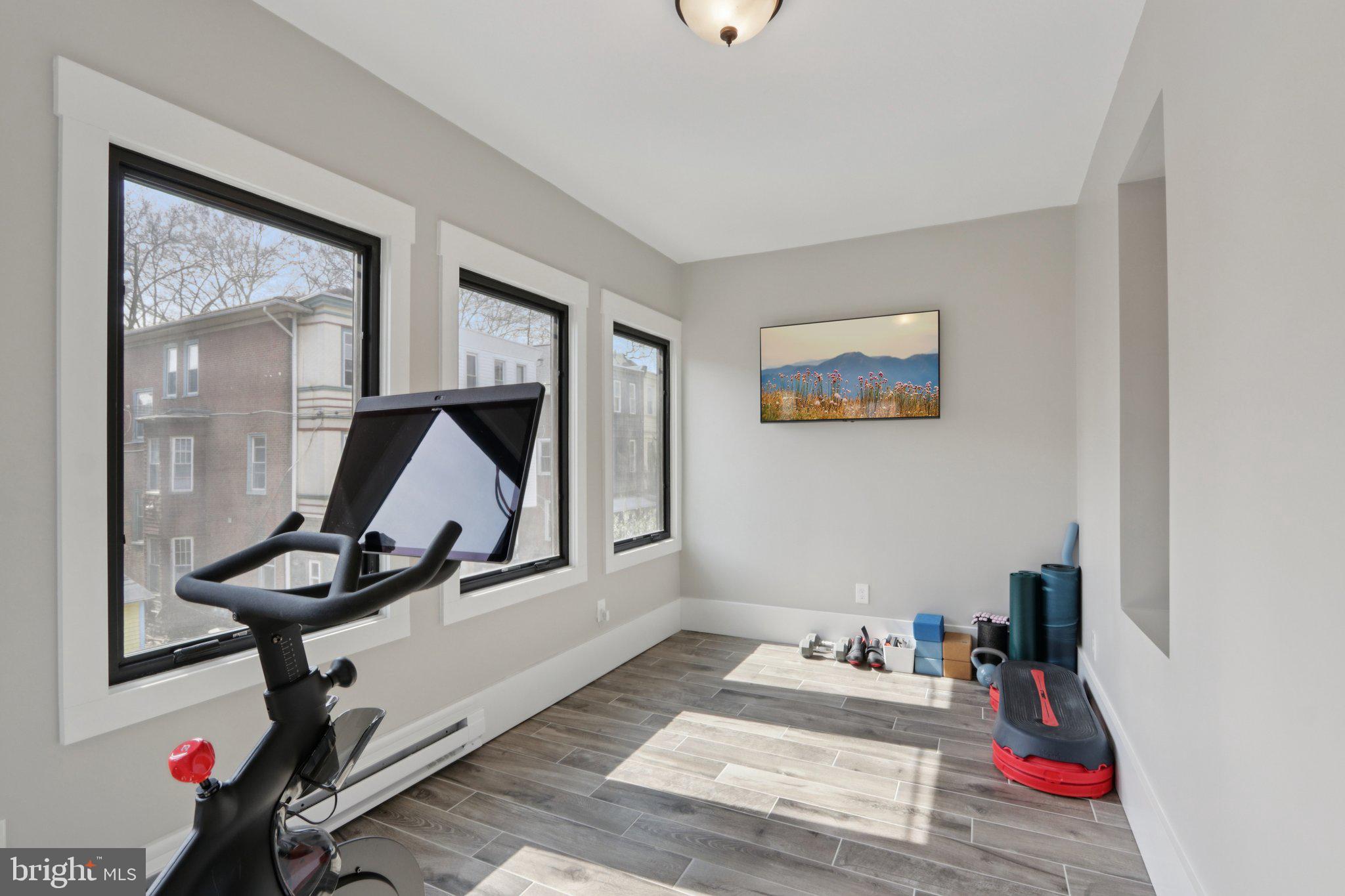 UNIVERSITY CITY - Residential