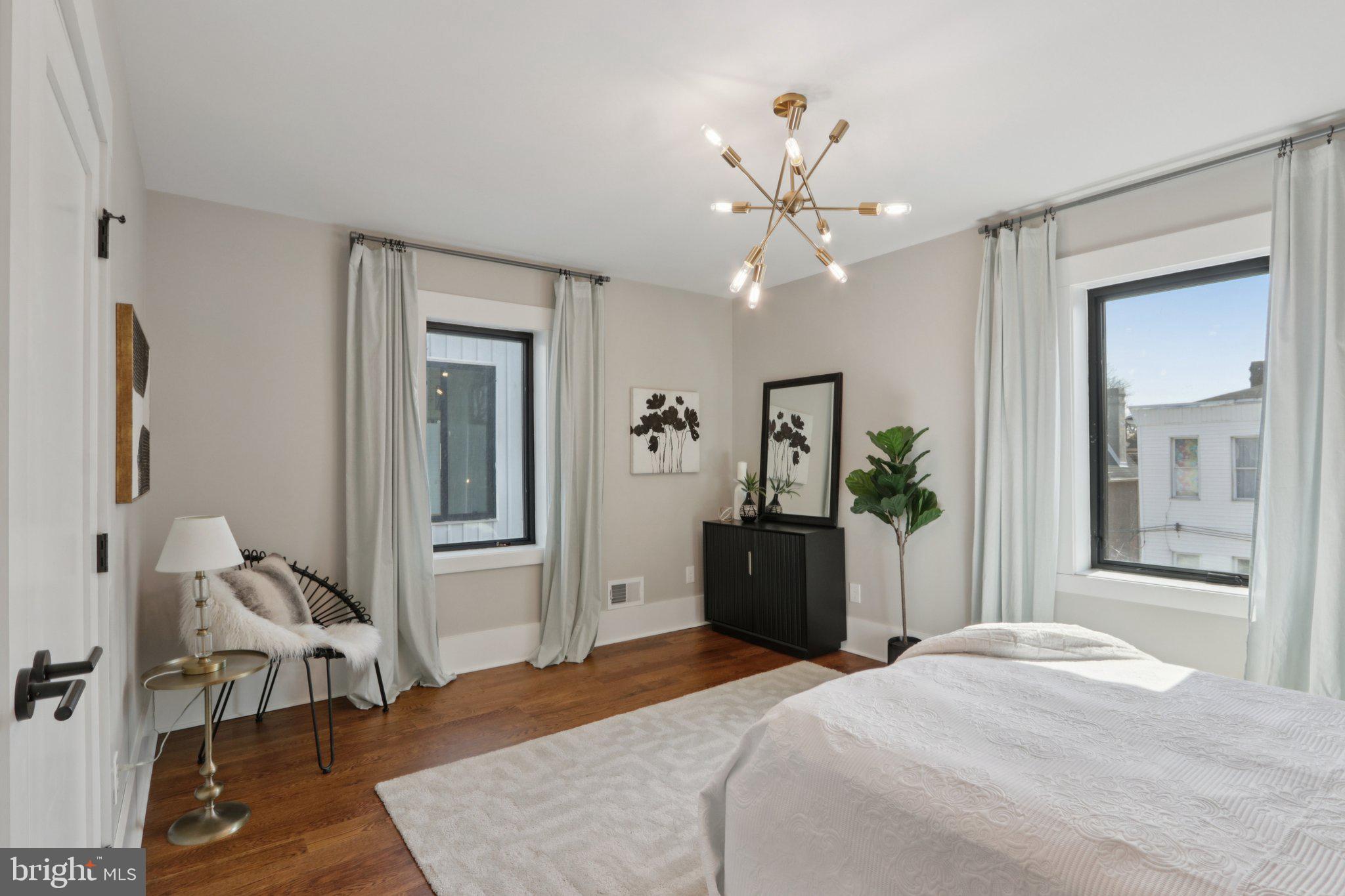 UNIVERSITY CITY - Residential