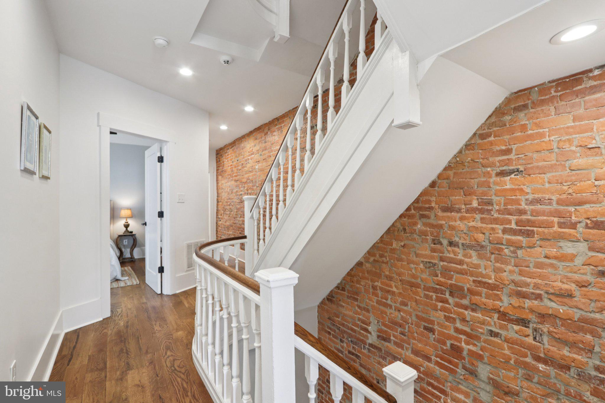 UNIVERSITY CITY - Residential