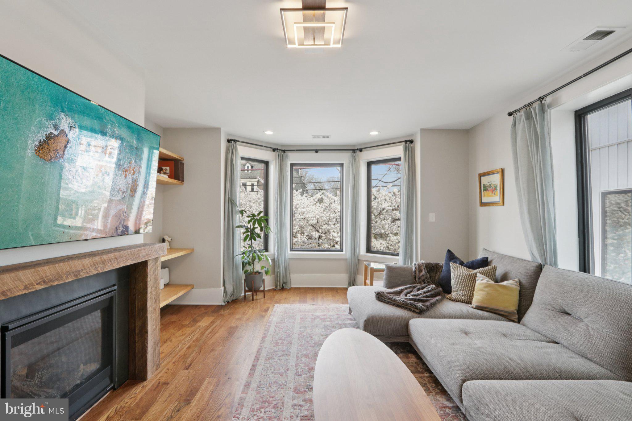 UNIVERSITY CITY - Residential