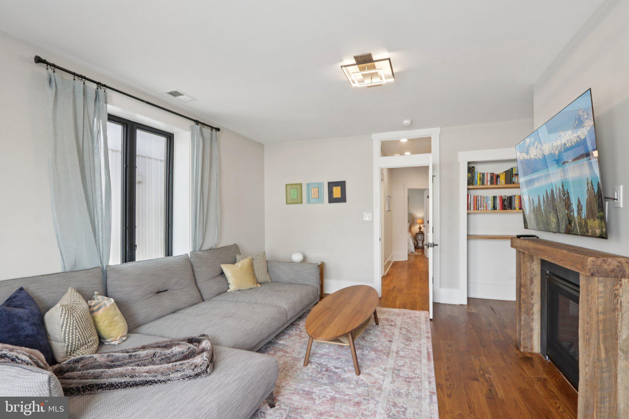 UNIVERSITY CITY - Residential