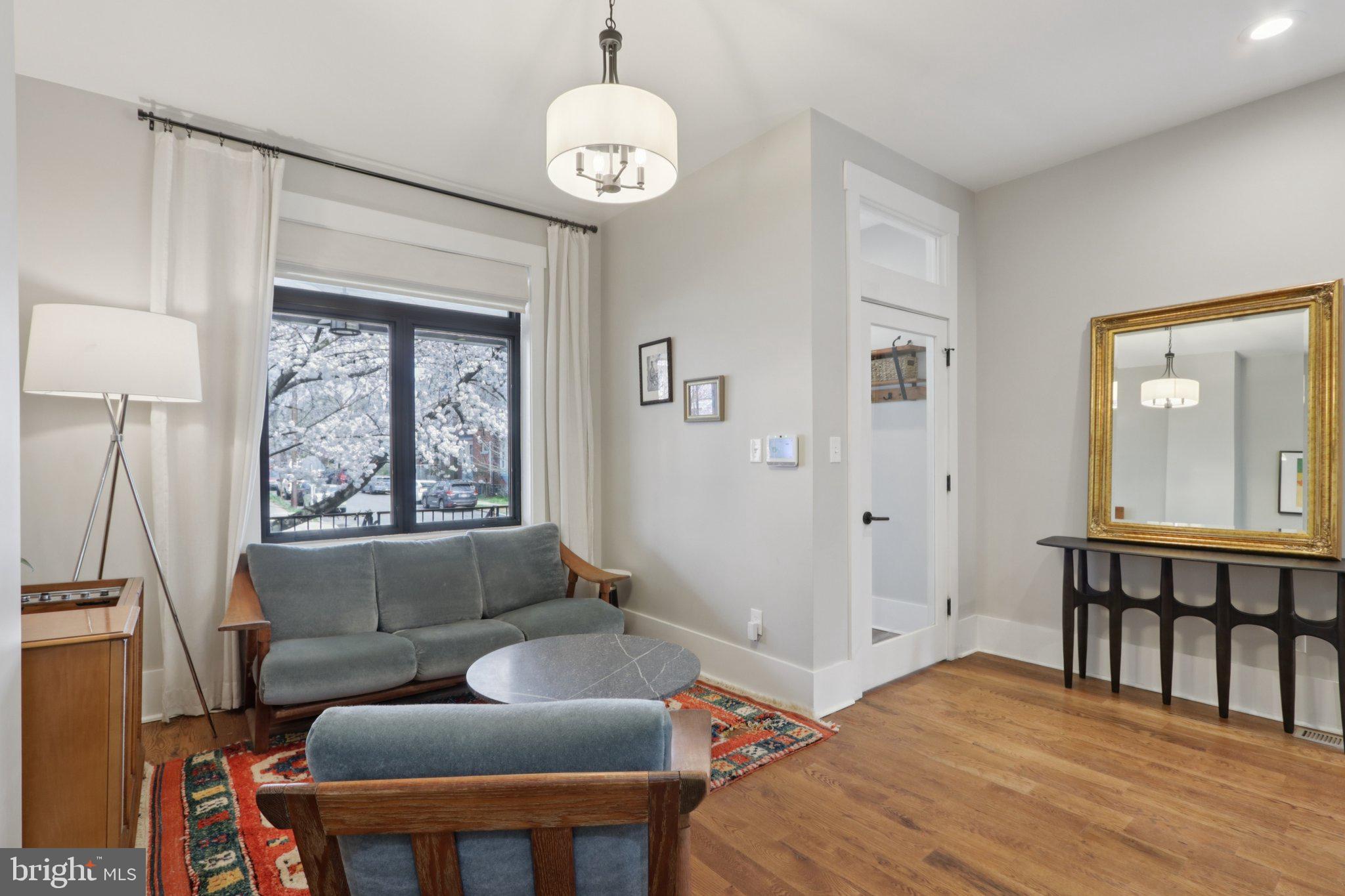 UNIVERSITY CITY - Residential