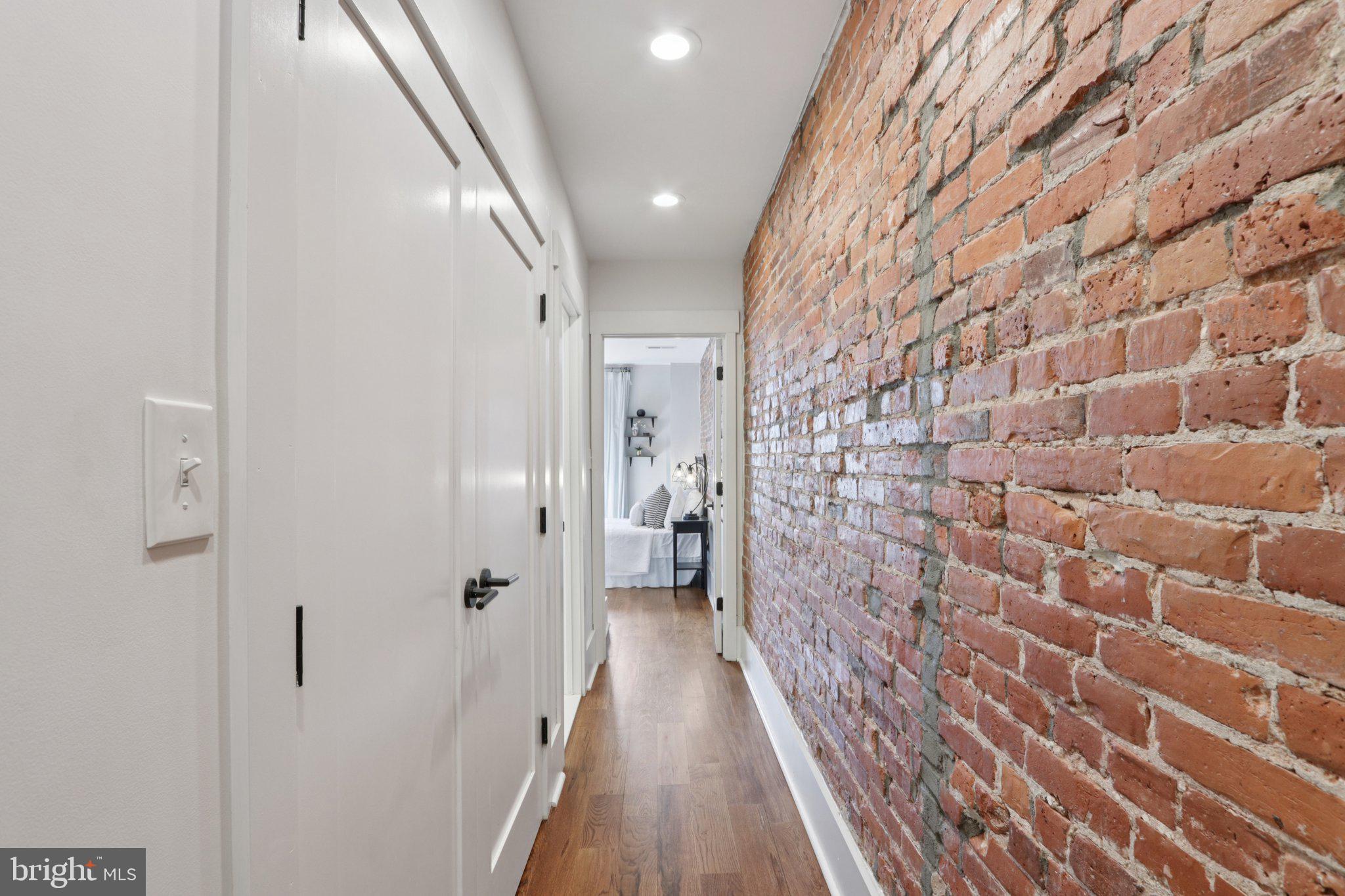 UNIVERSITY CITY - Residential