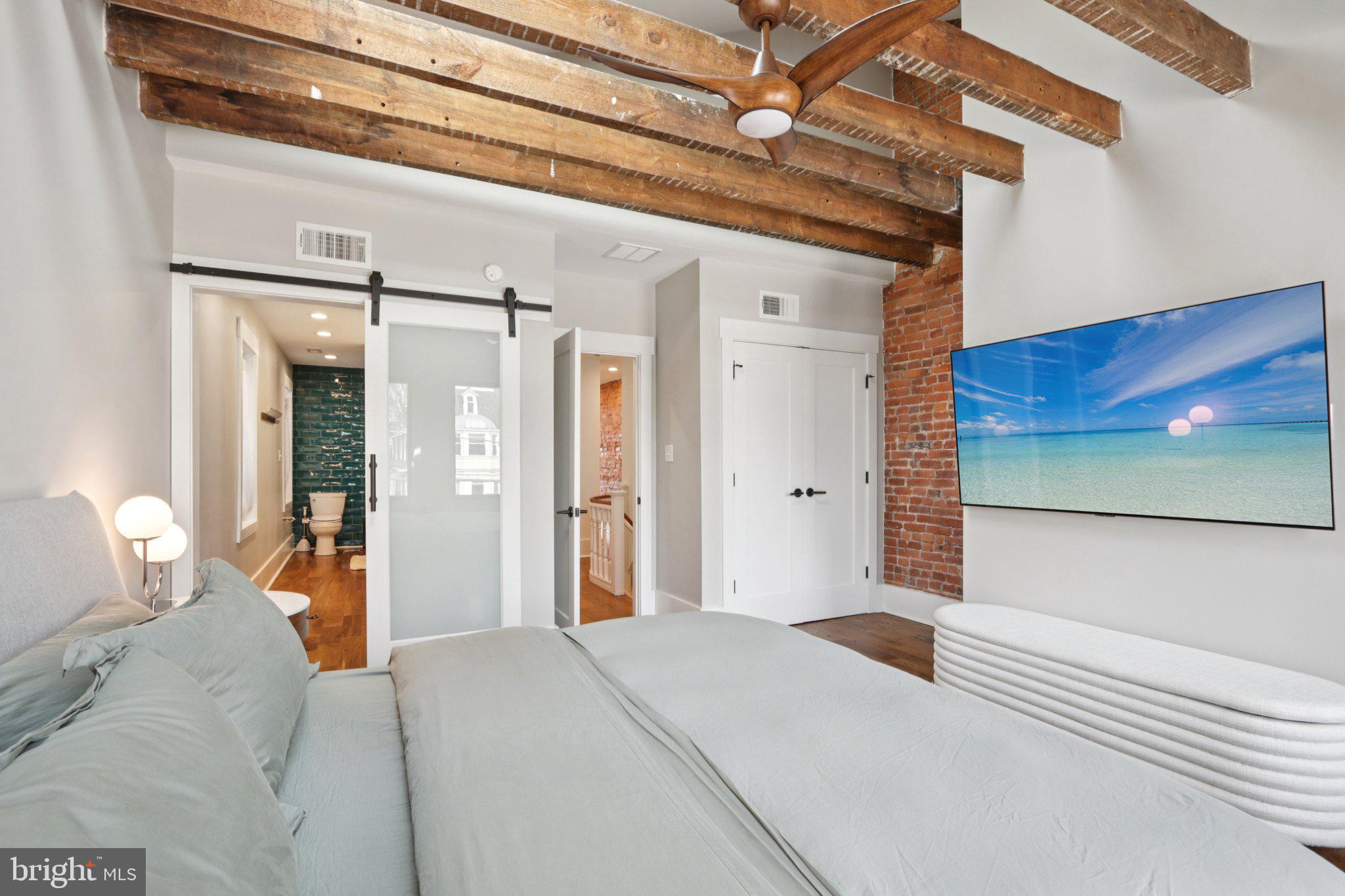 UNIVERSITY CITY - Residential