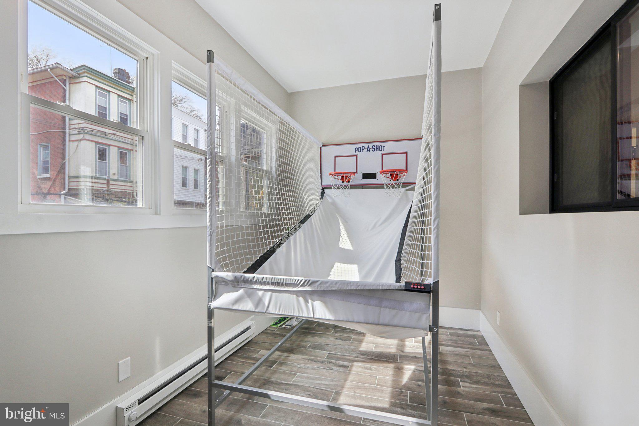 UNIVERSITY CITY - Residential