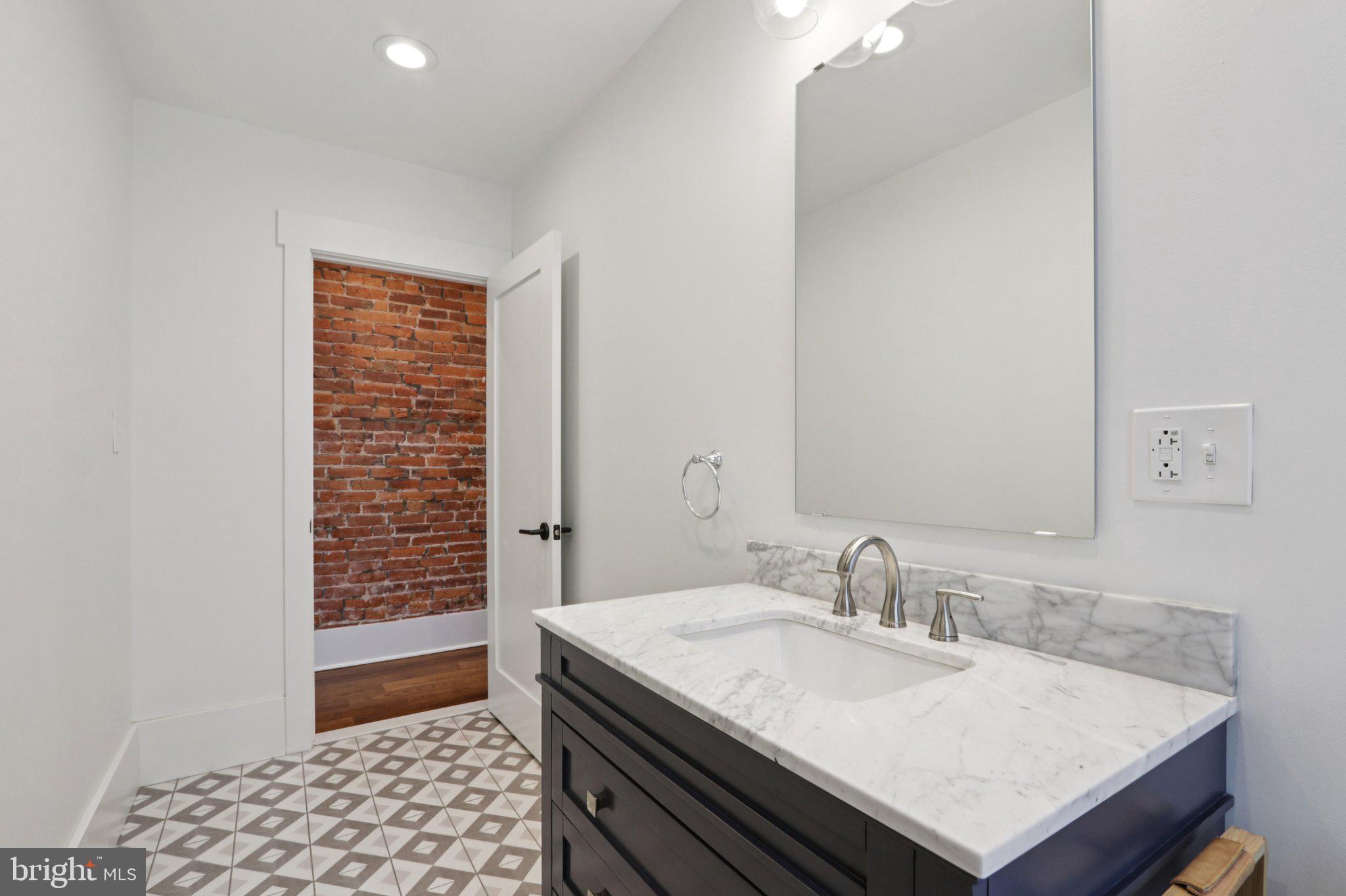 UNIVERSITY CITY - Residential