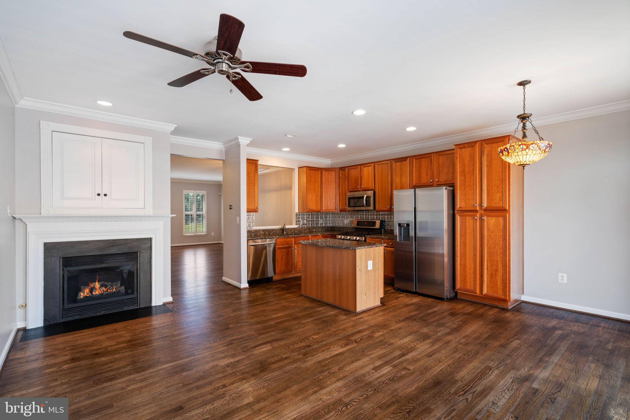 BELMONT TOWN CENTER - Residential