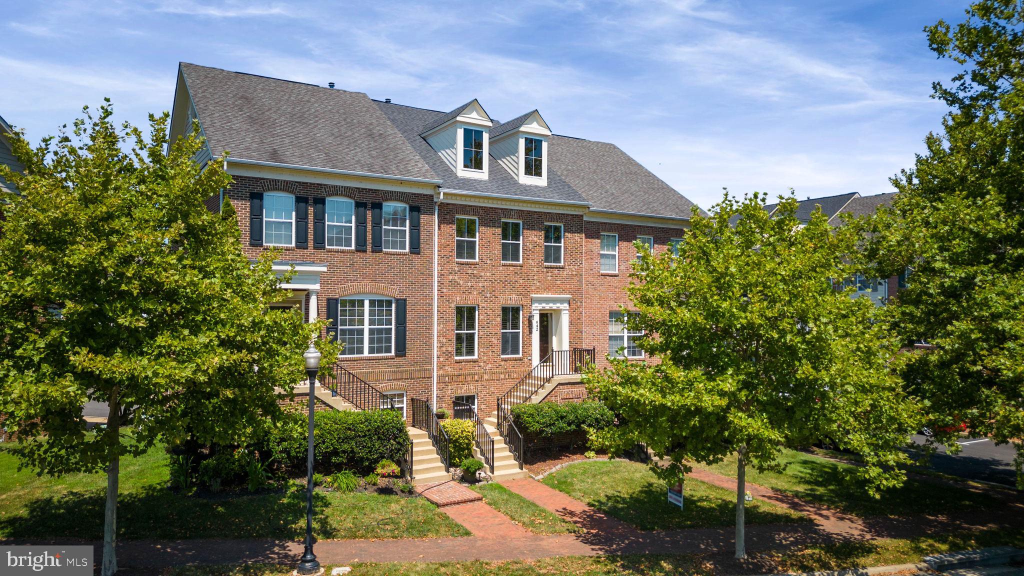 BELMONT TOWN CENTER - Residential