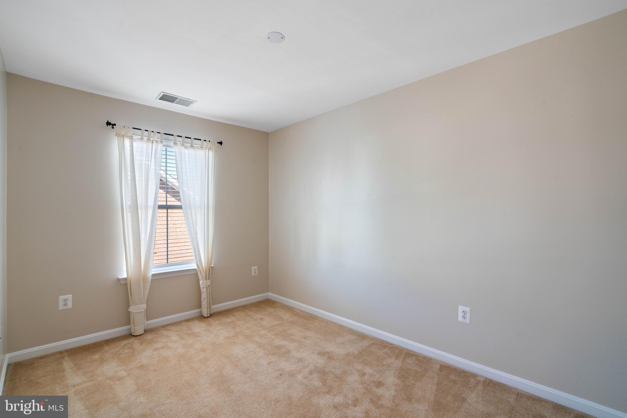 BELMONT TOWN CENTER - Residential