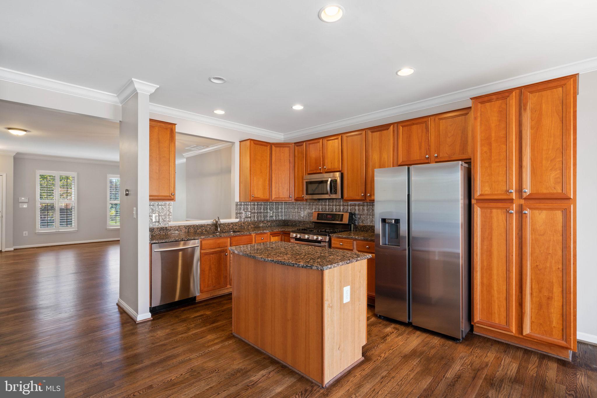 BELMONT TOWN CENTER - Residential