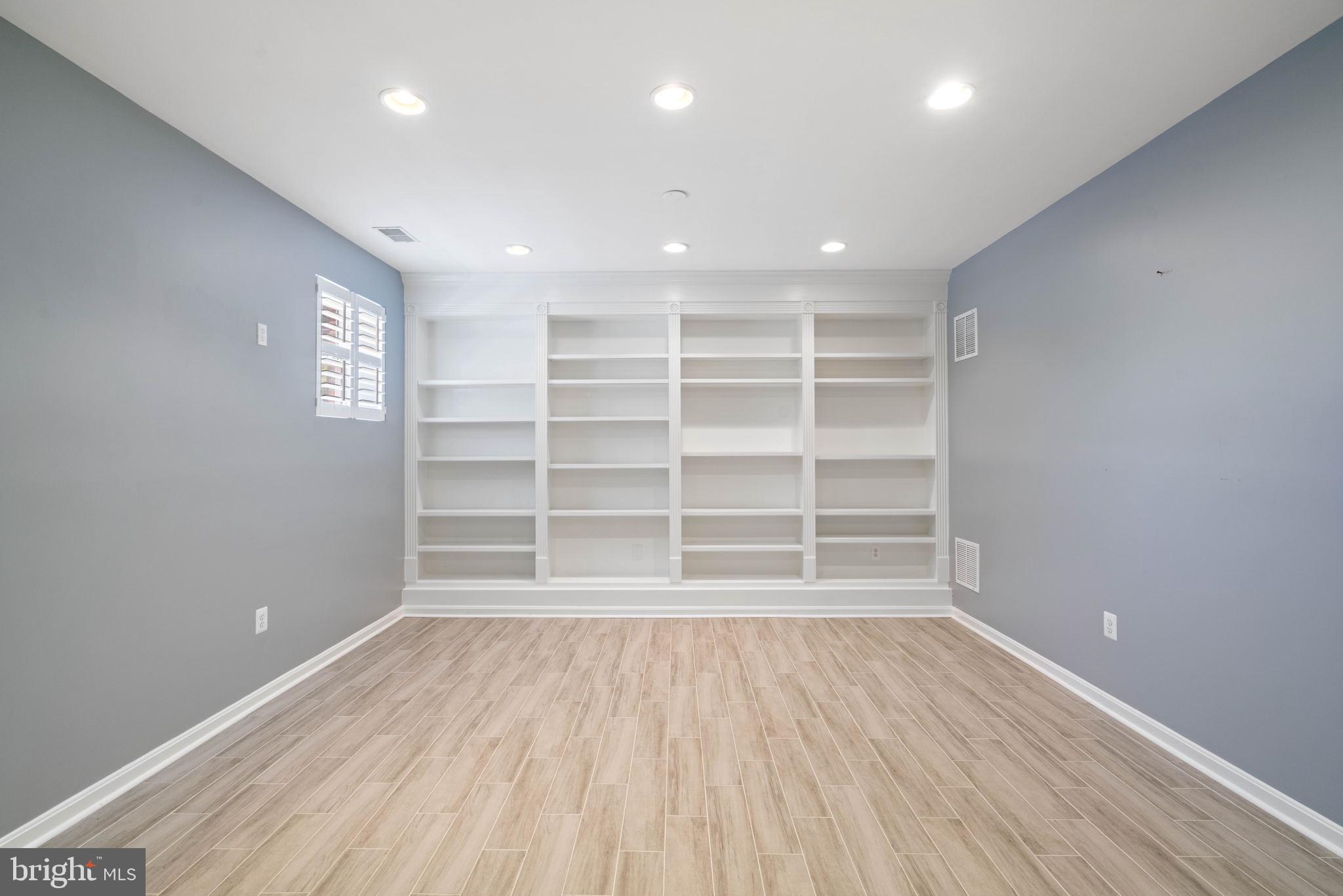 BELMONT TOWN CENTER - Residential