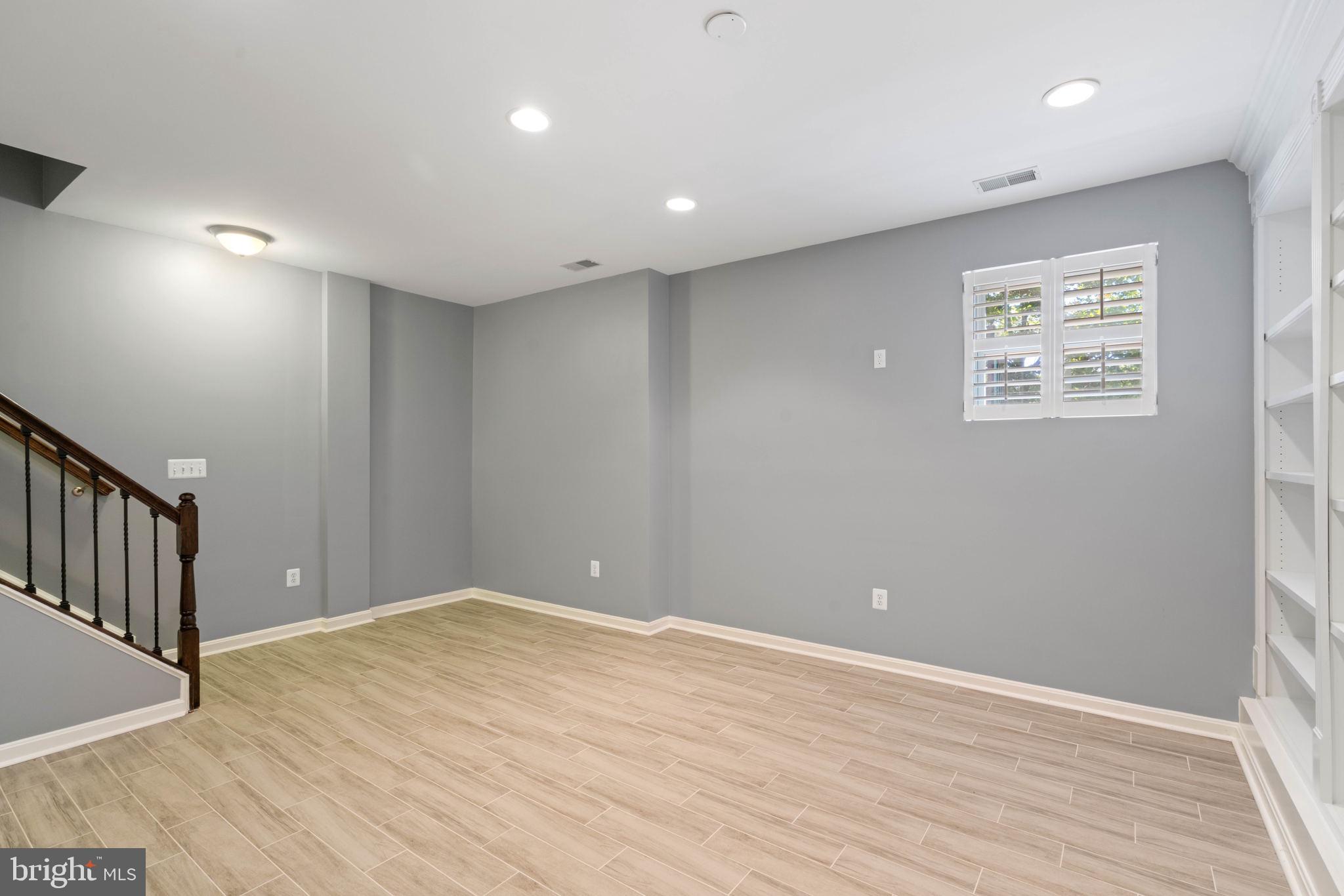 BELMONT TOWN CENTER - Residential