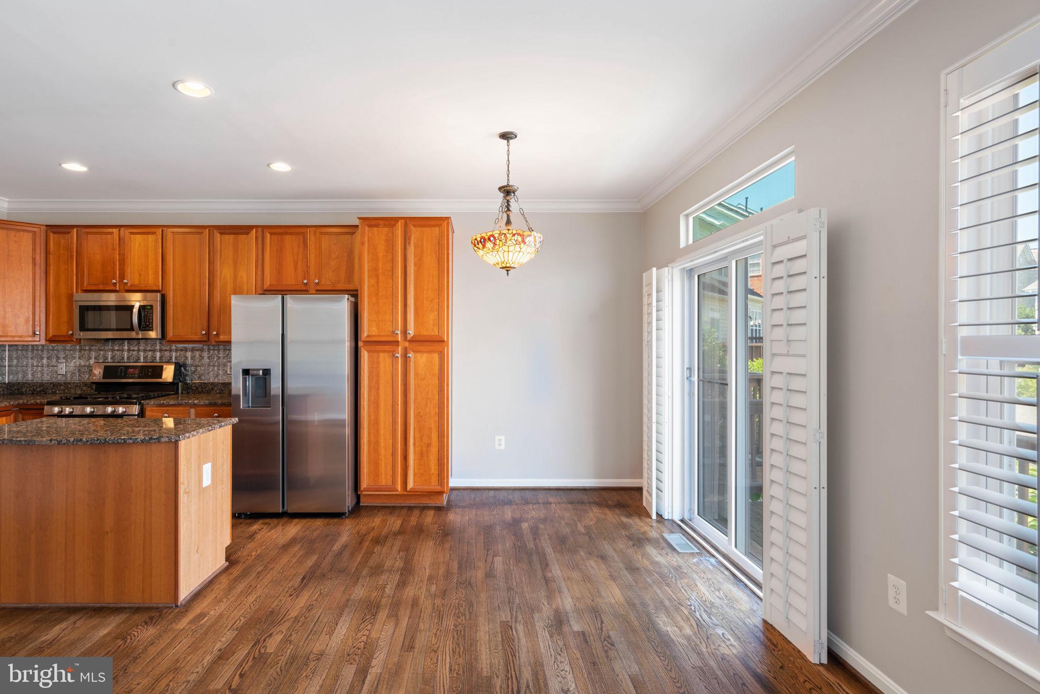 BELMONT TOWN CENTER - Residential