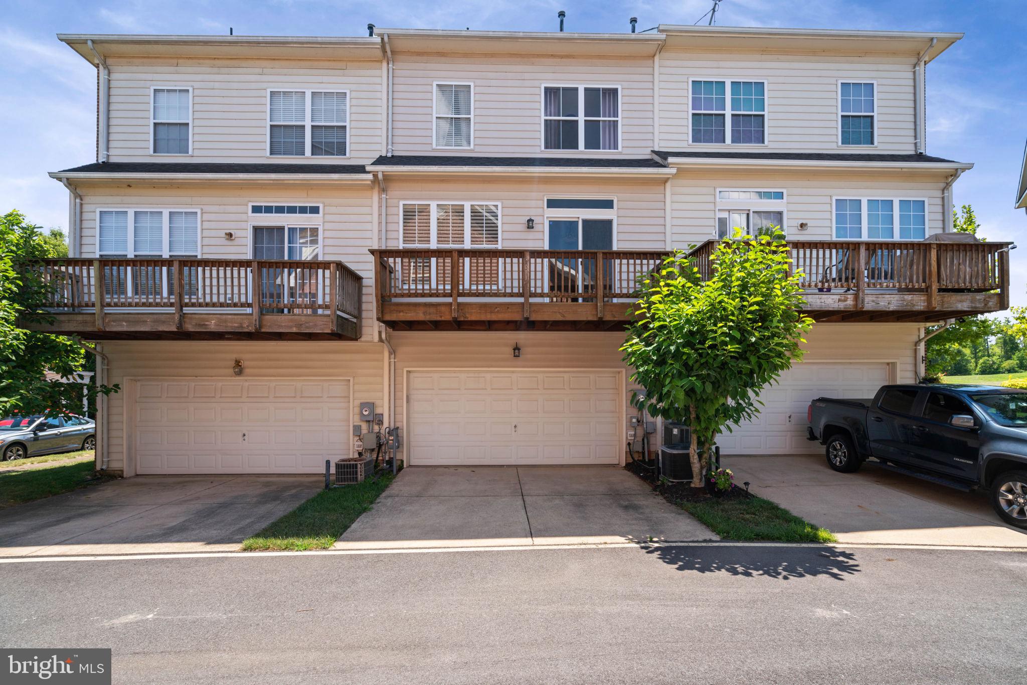 BELMONT TOWN CENTER - Residential