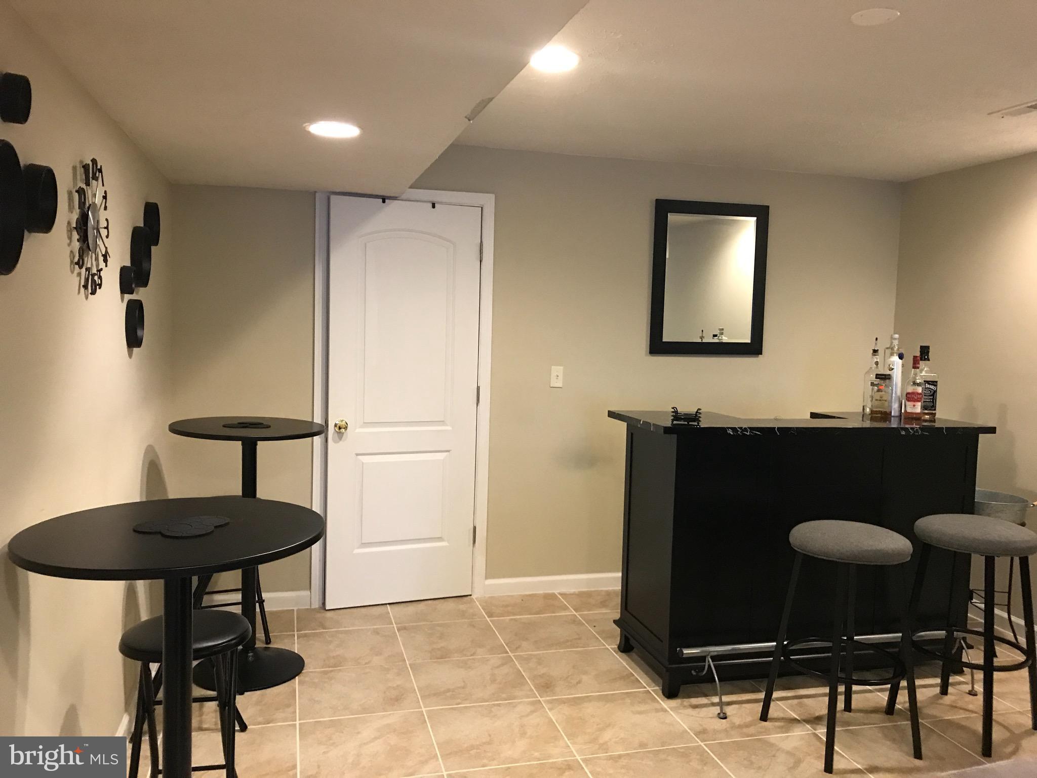 ST CHARLES SUB - SHEFFIELD - Residential Lease