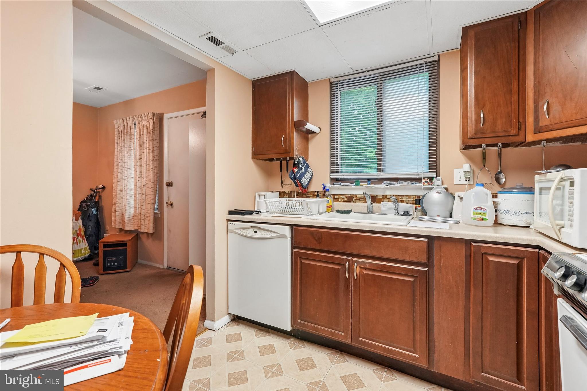 4662 CANTERBURY COURT