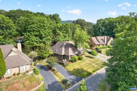 Townhouse For Sale - 43 Creekside Cir Cir<br/> CHARLOTTESVILLE, VA 22902