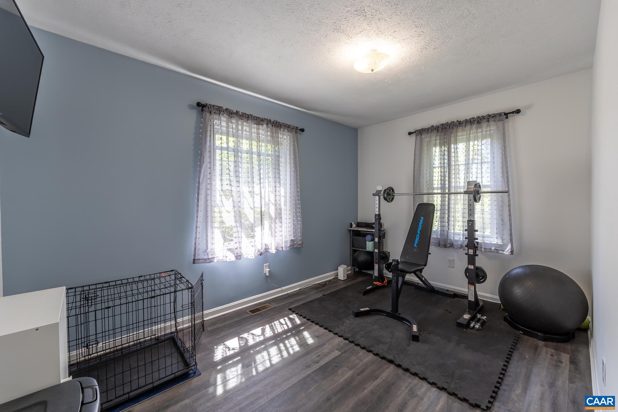 HOLMES RUN - Residential