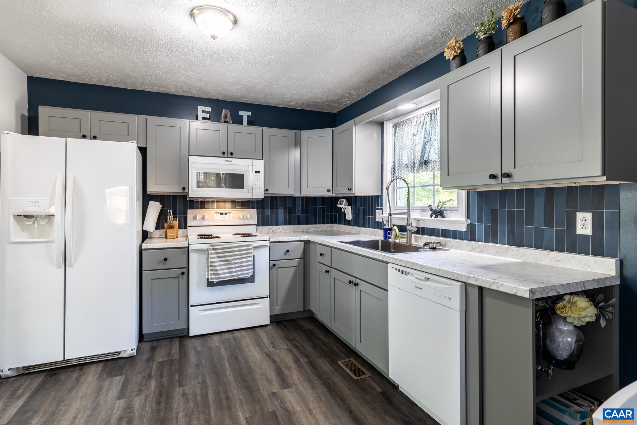 HOLMES RUN - Residential