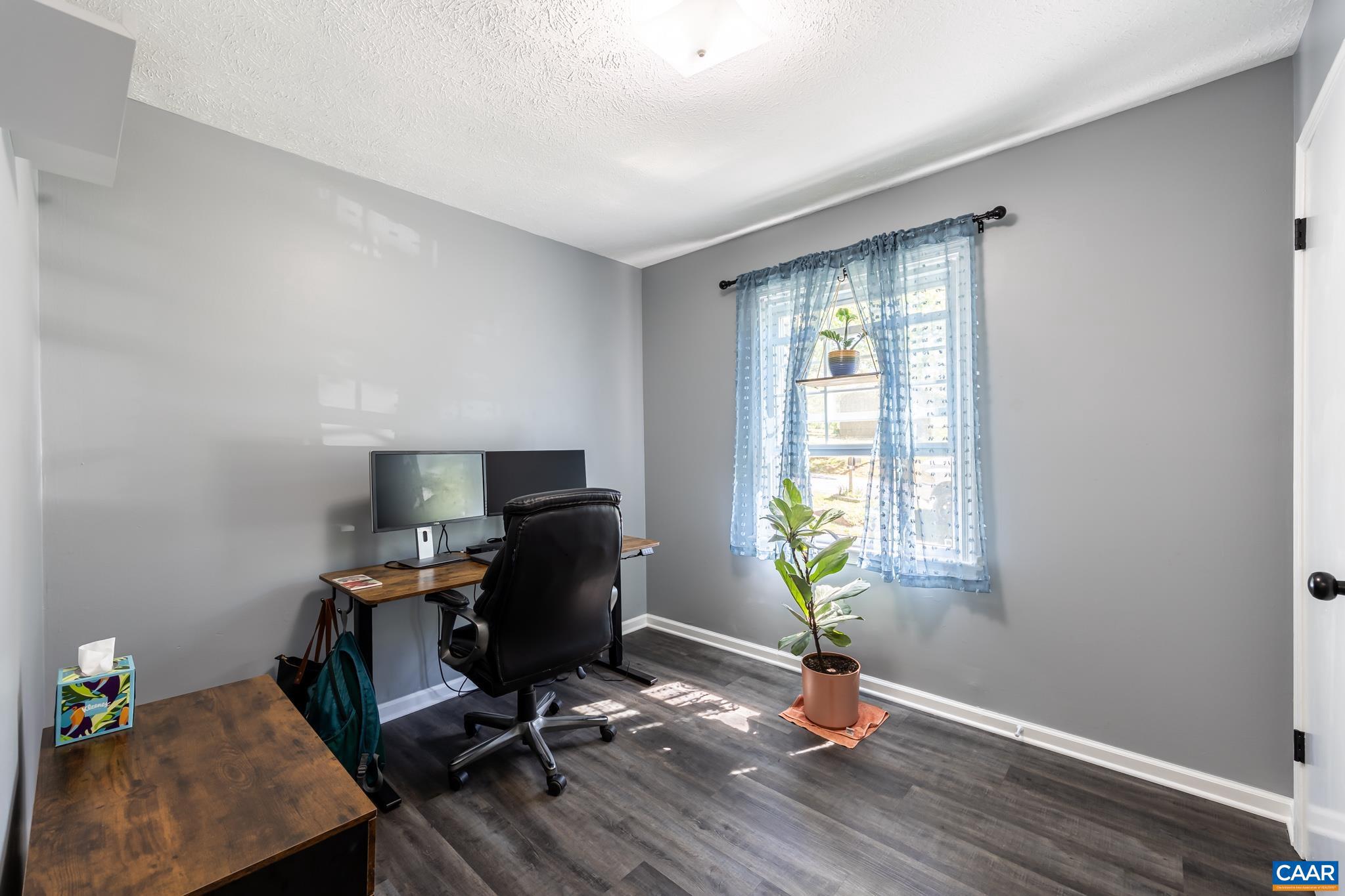 HOLMES RUN - Residential