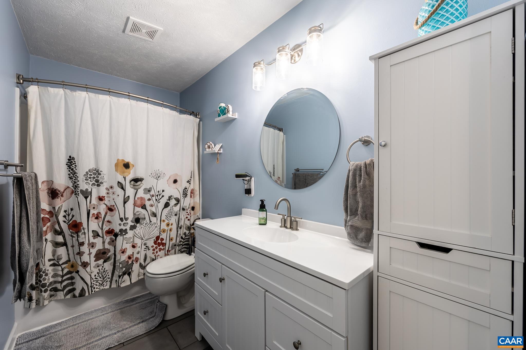 HOLMES RUN - Residential