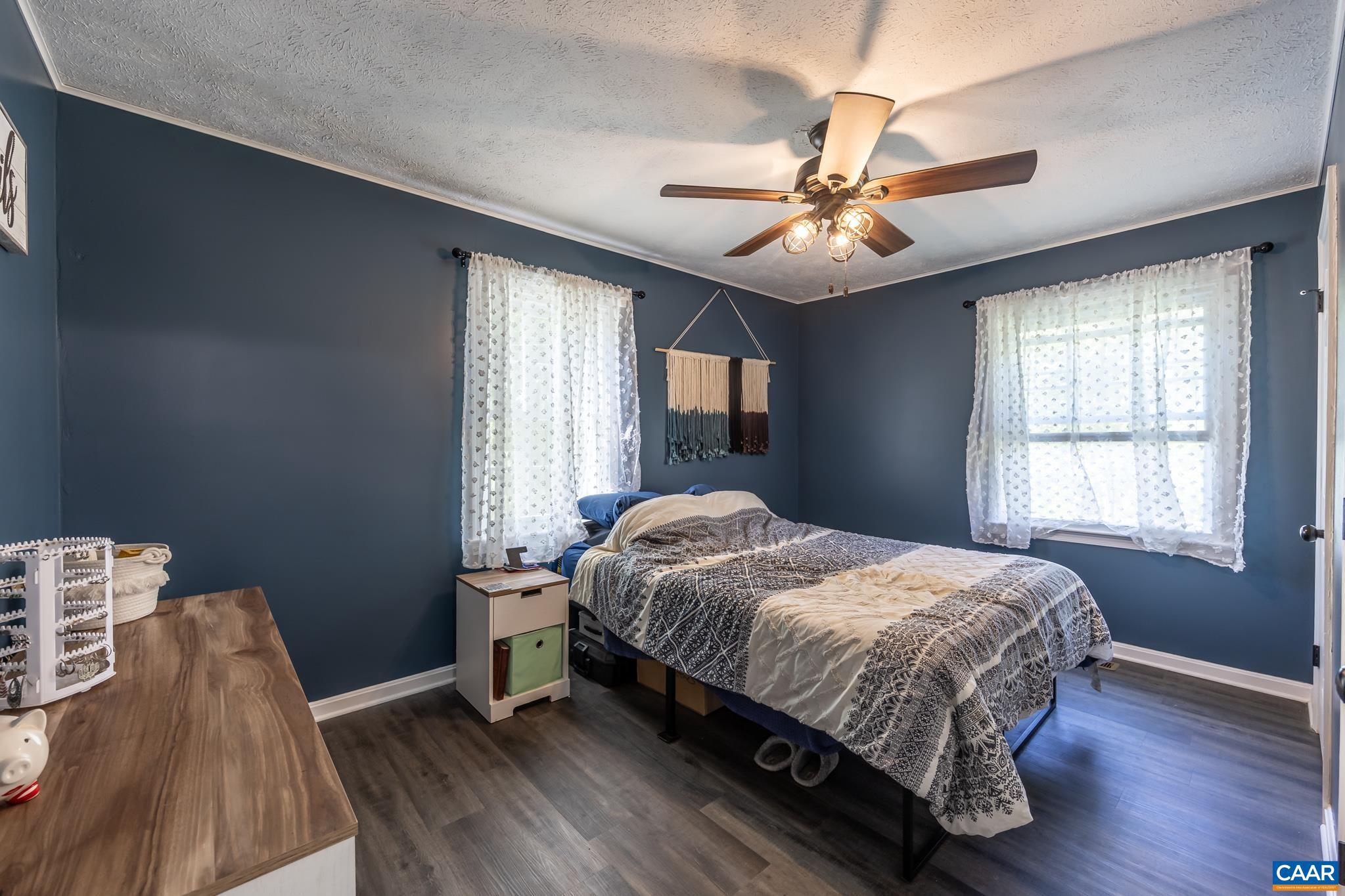 HOLMES RUN - Residential