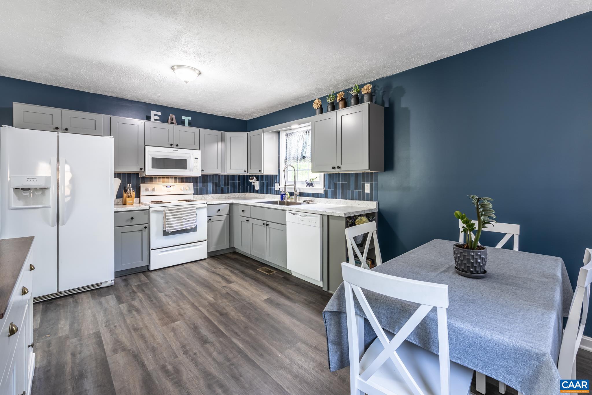 HOLMES RUN - Residential