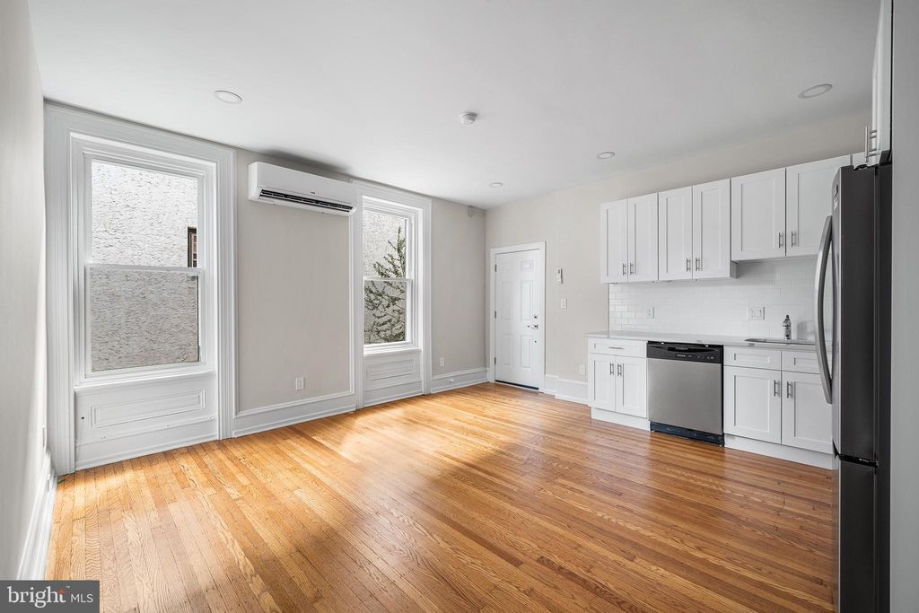 Photo of 2309 Green Street #2R, PHILADELPHIA, PA 19130 (MLS # PAPH2564062)