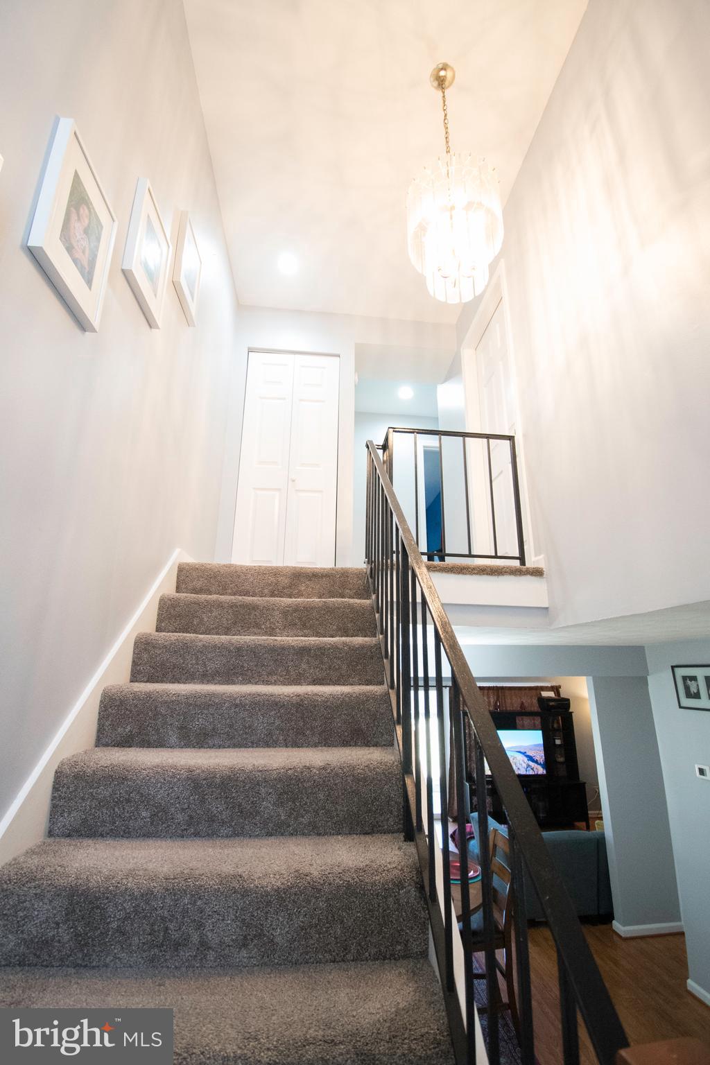 MONTCLAIR MANOR - Residential