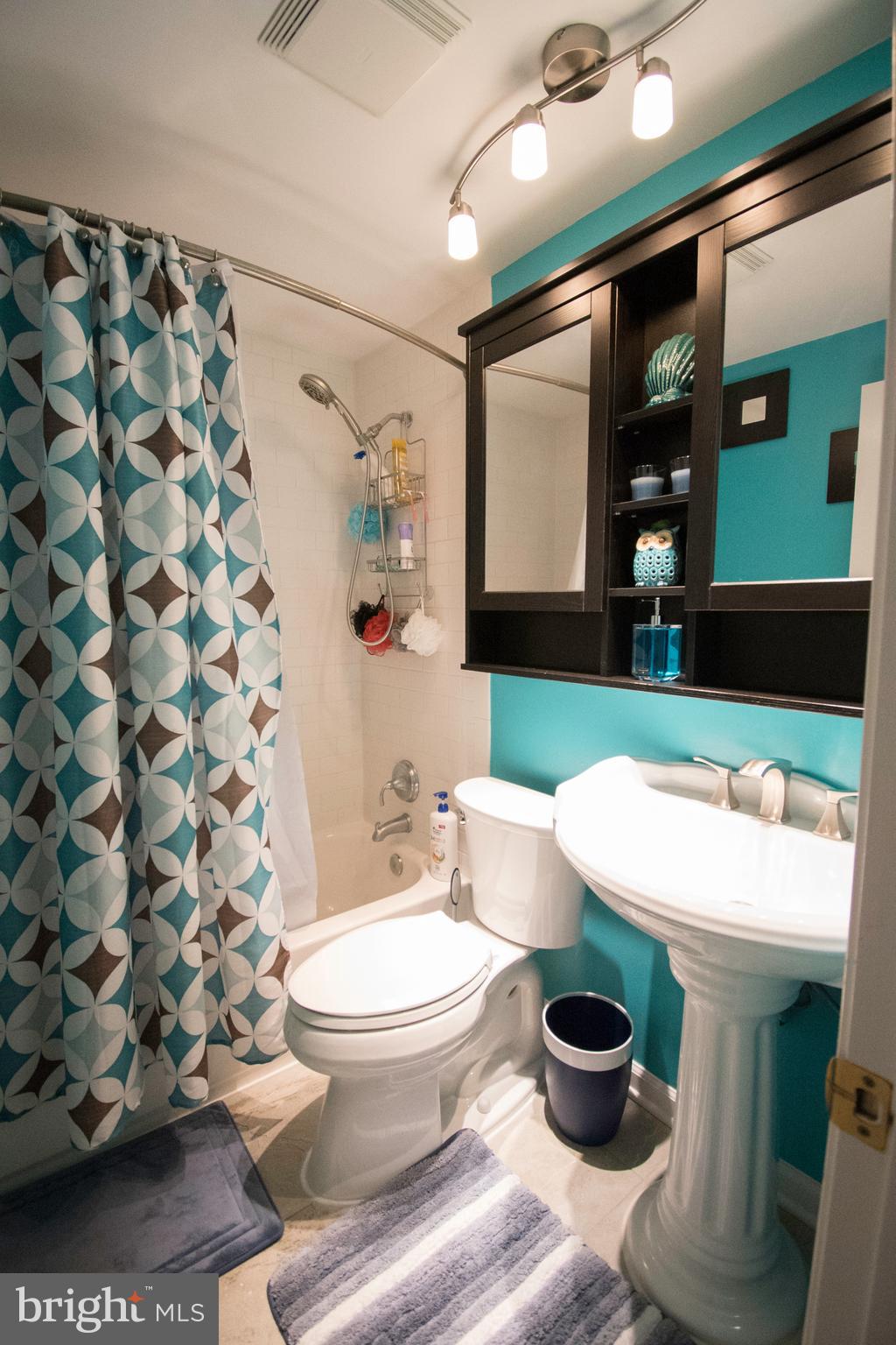 MONTCLAIR MANOR - Residential