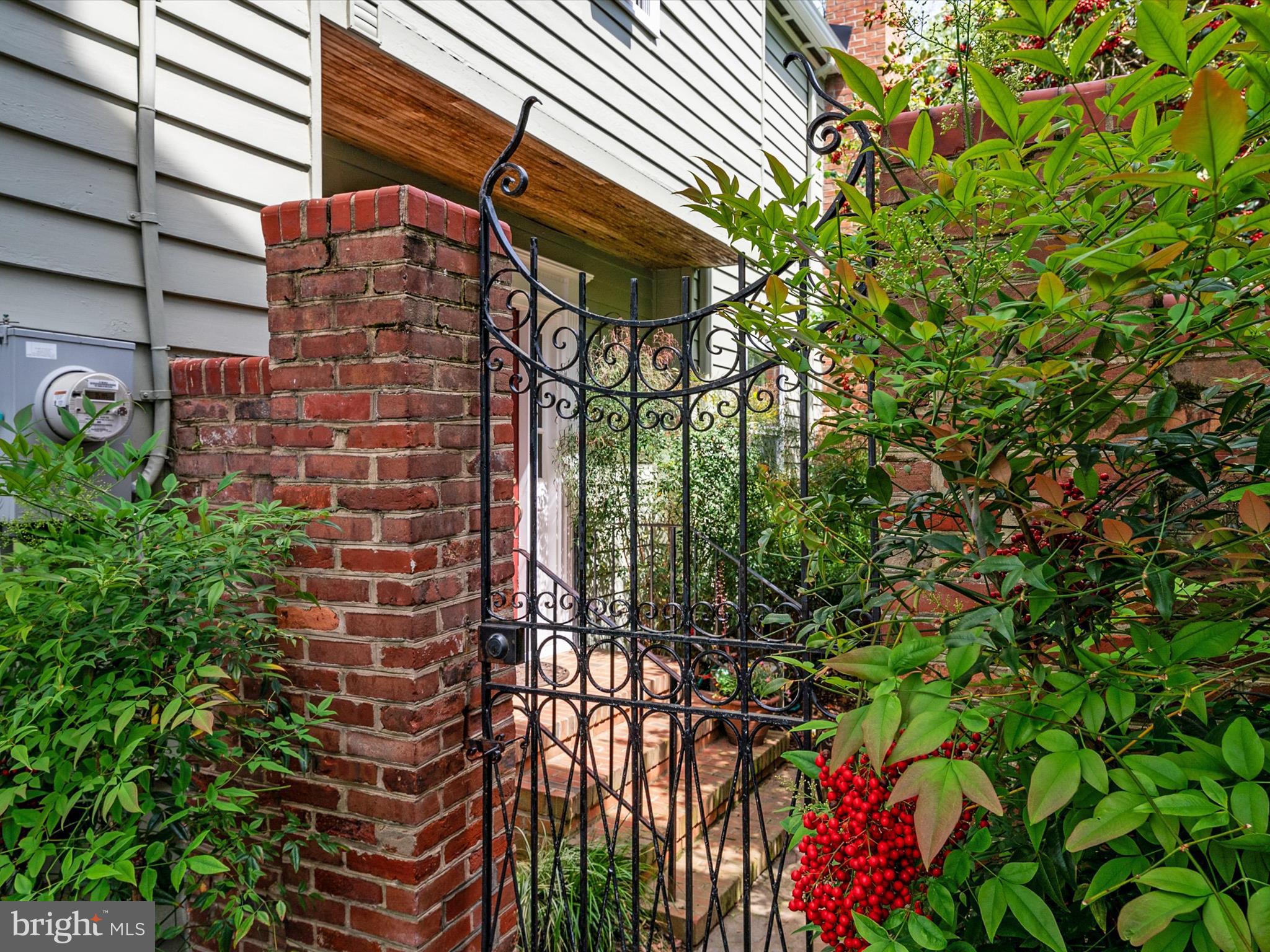 HISTORIC DISTRICT - Residential