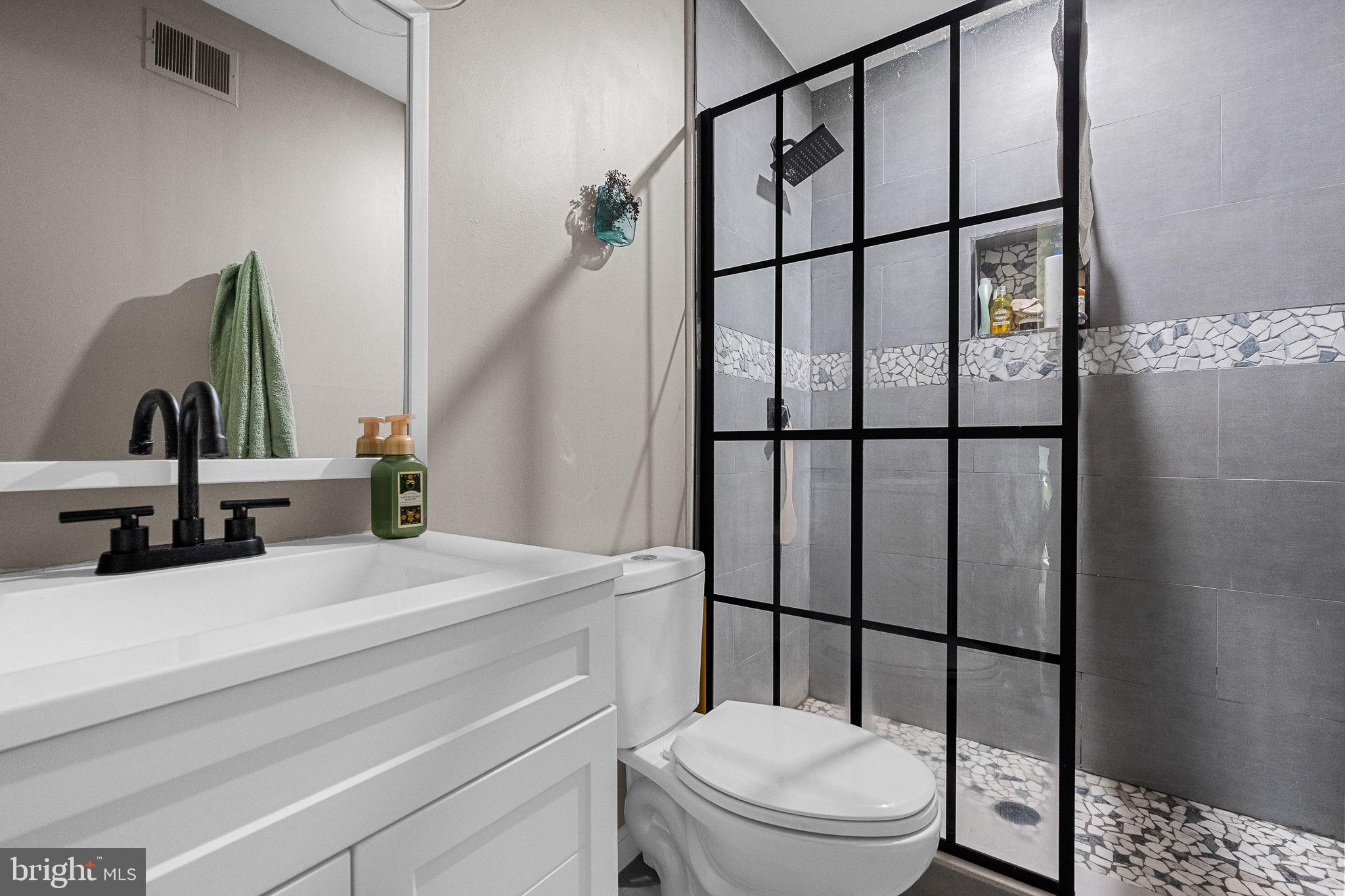 BULL RUN MOUNTAIN ESTATE - Residential