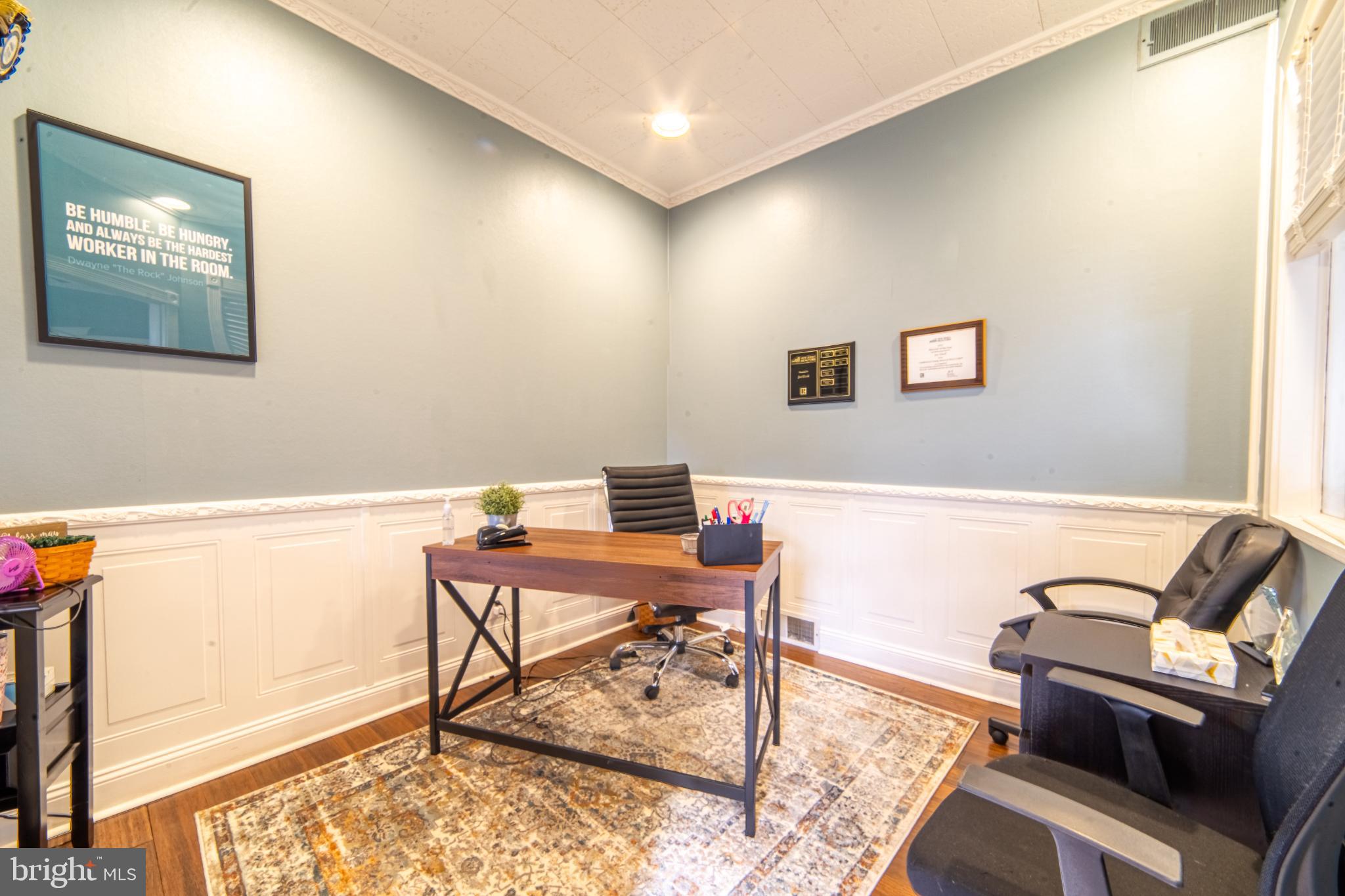 1080 E LANDIS AVENUE