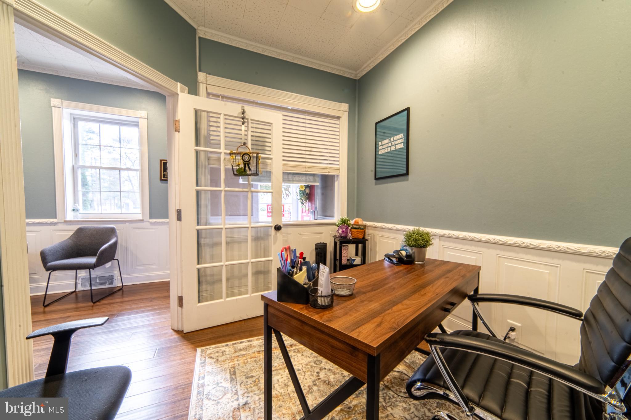 1080 E LANDIS AVENUE