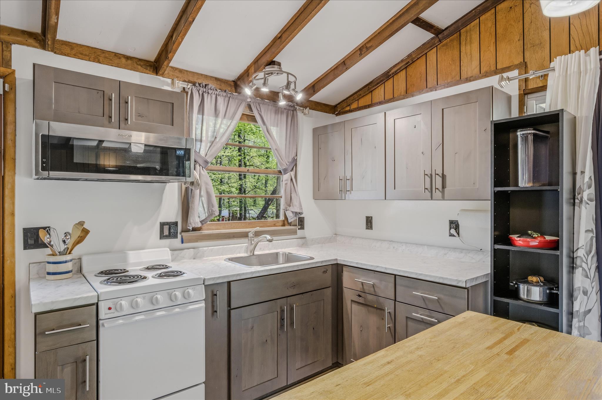 SLEEPY HOLLOW S/D - Residential