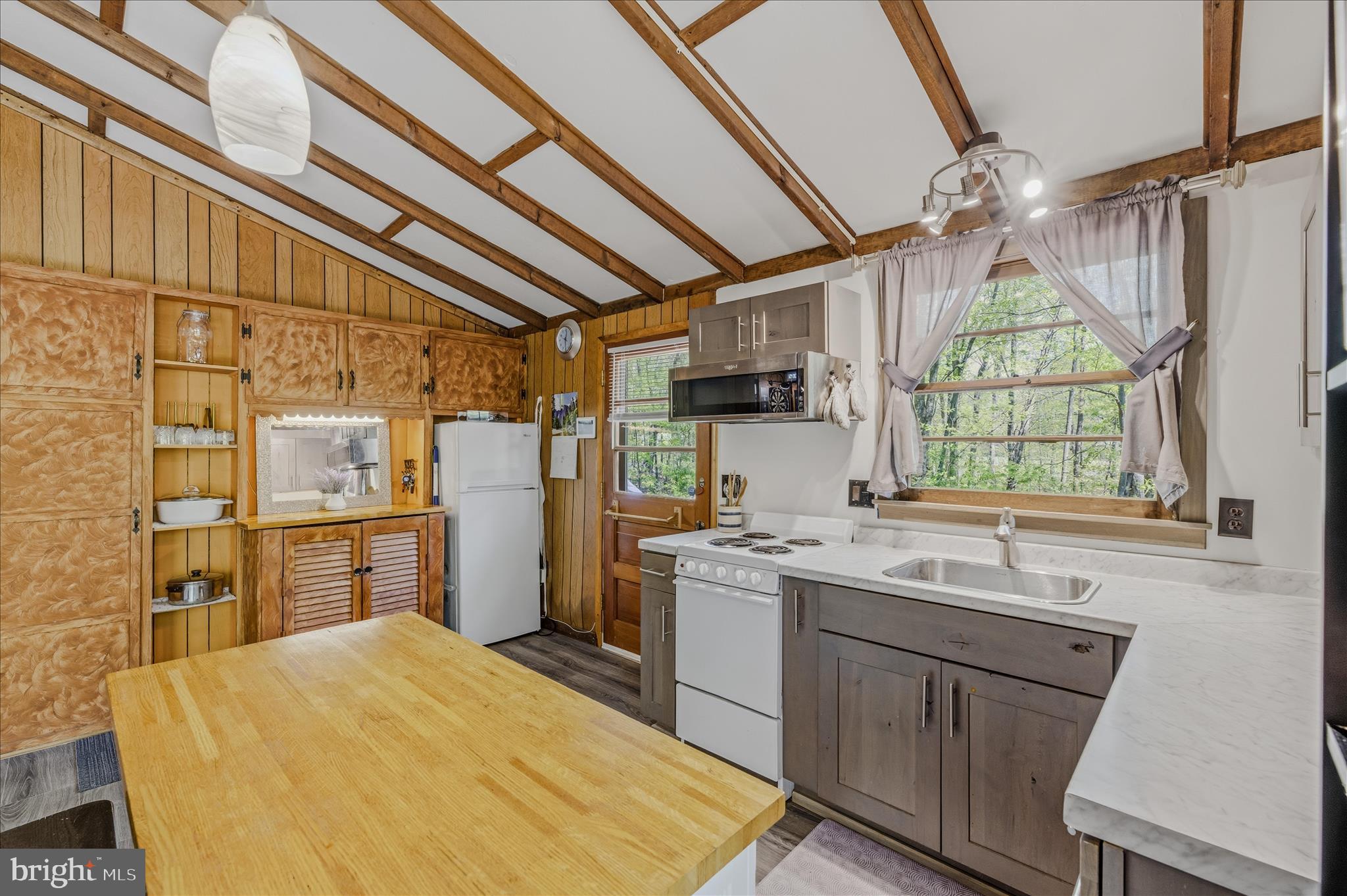 SLEEPY HOLLOW S/D - Residential