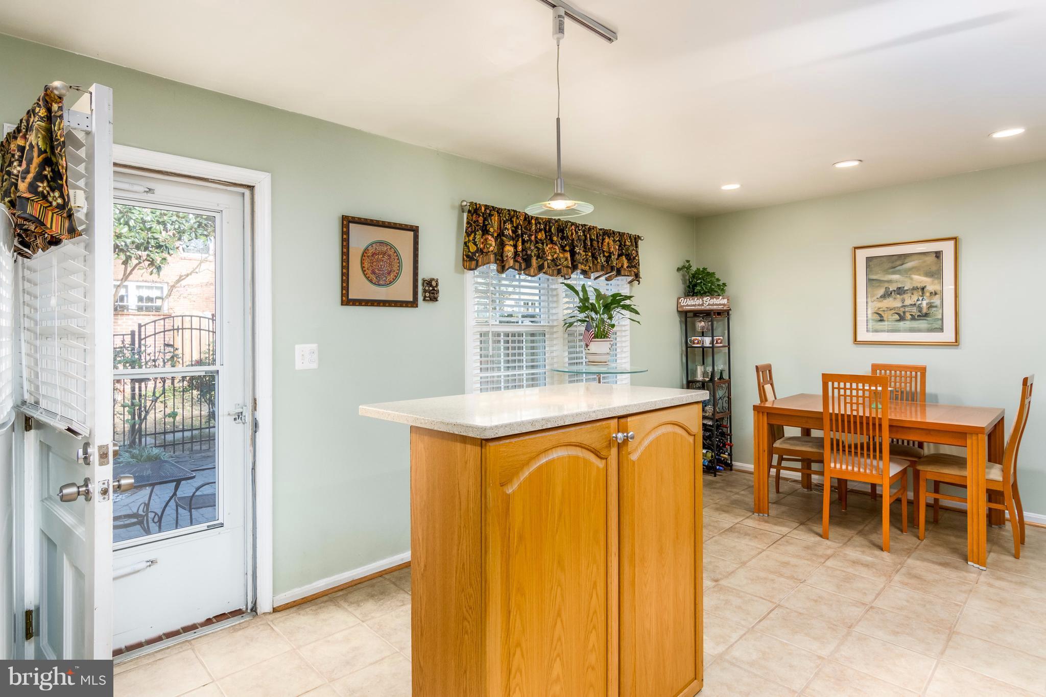 GEORGETOWN HOUSES - Residential