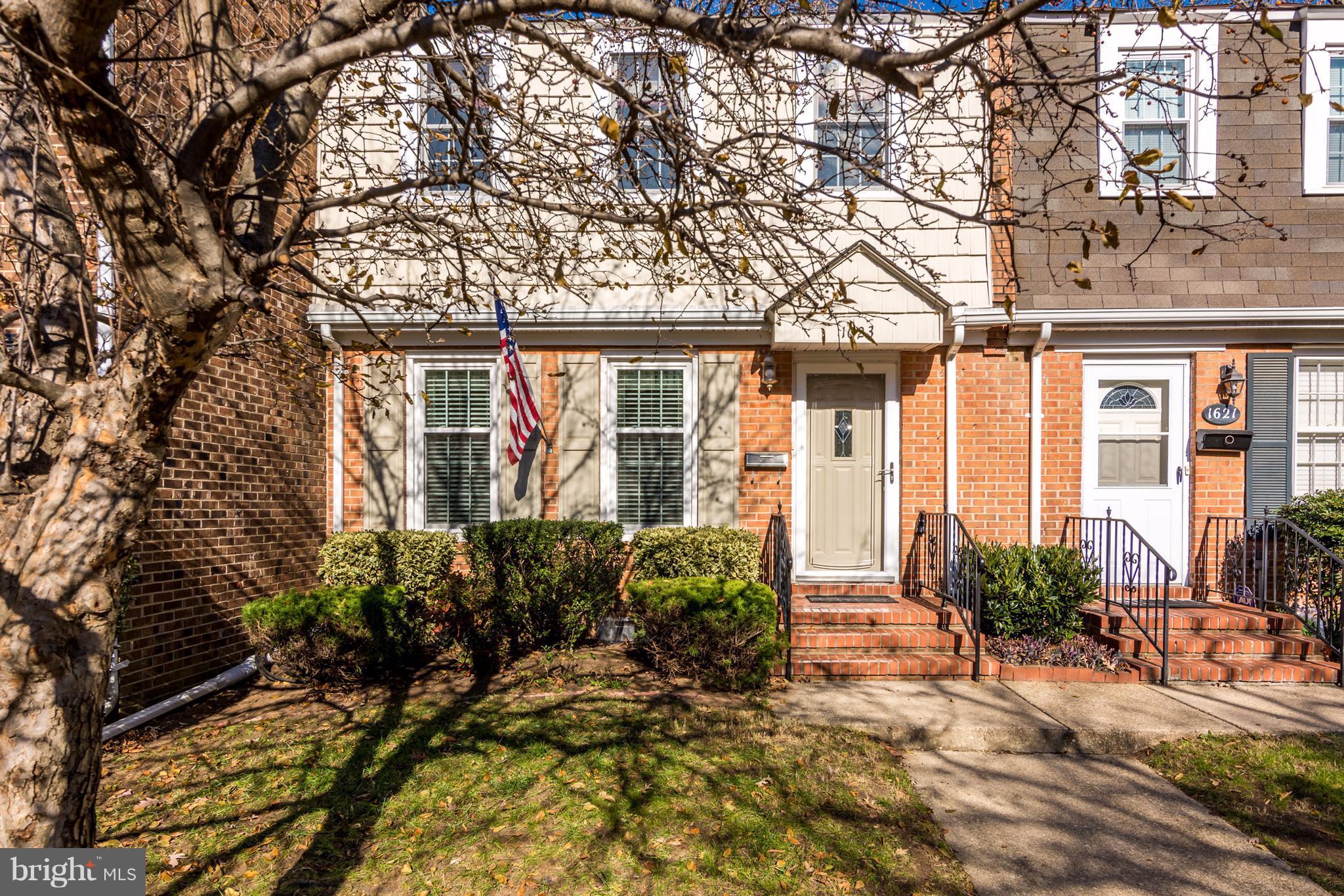 GEORGETOWN HOUSES - Residential