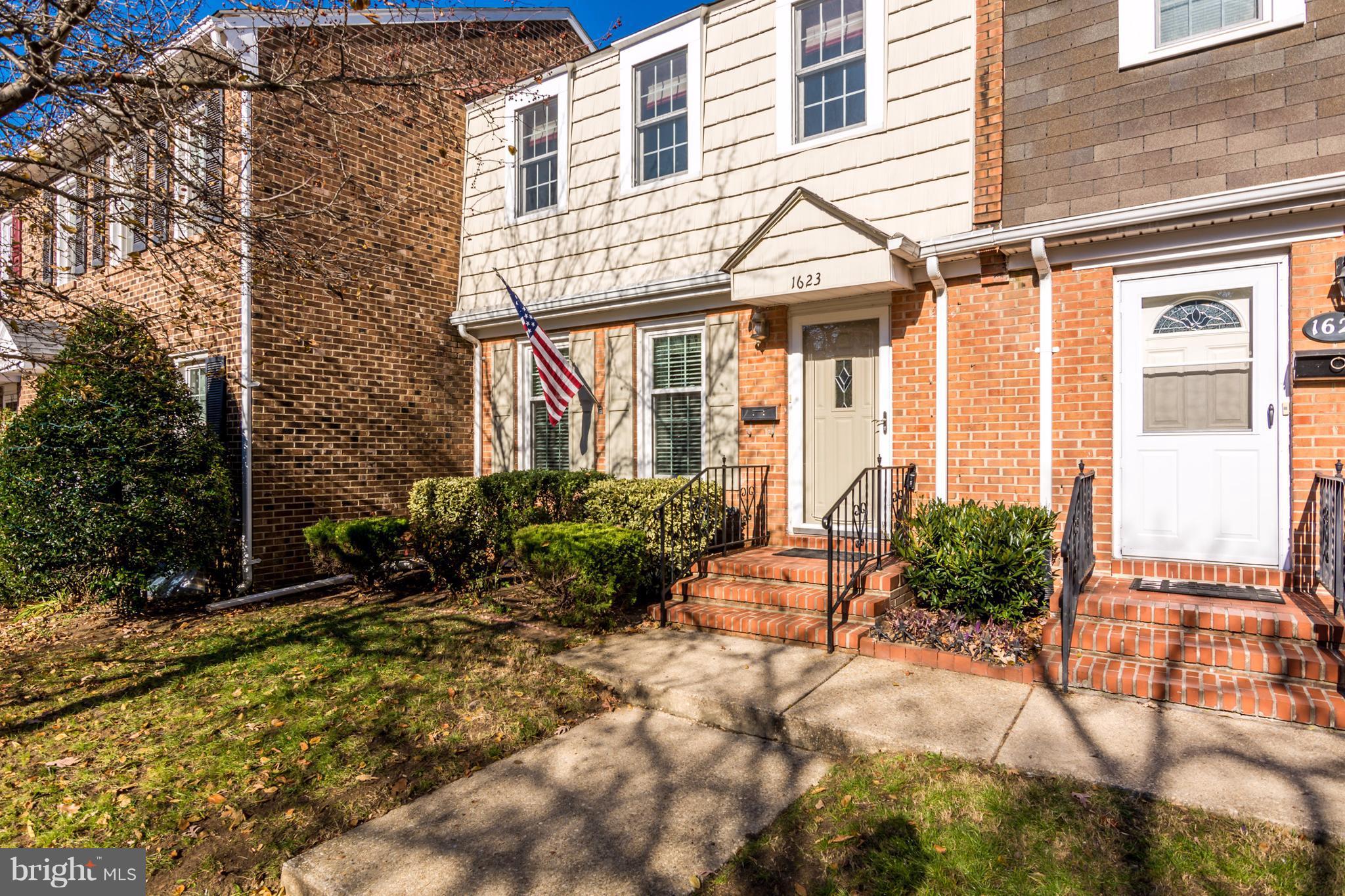 GEORGETOWN HOUSES - Residential