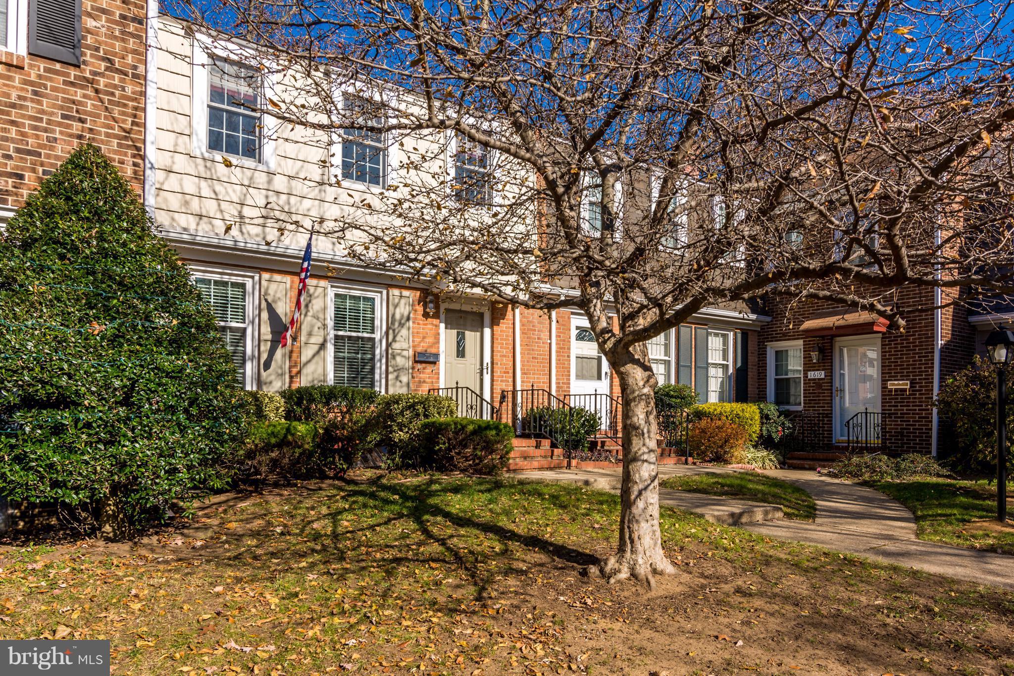 GEORGETOWN HOUSES - Residential
