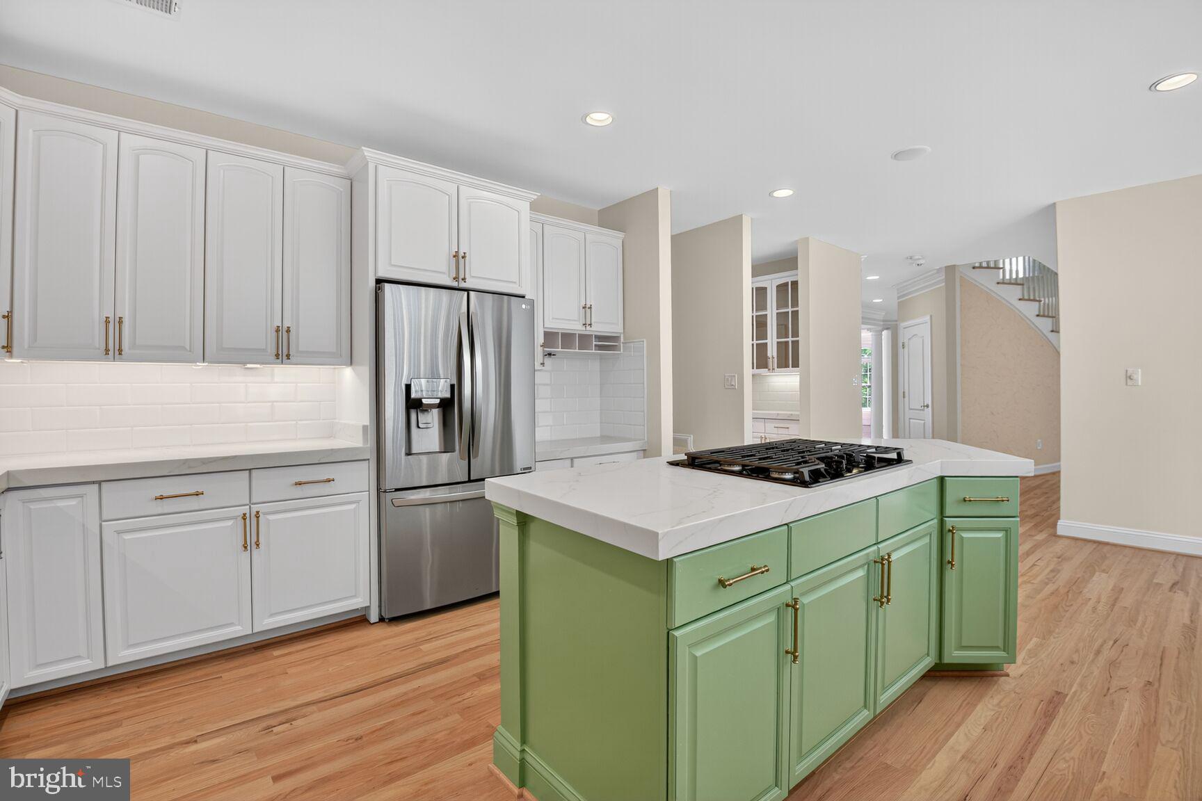 POTOMAC OUTSIDE - Residential