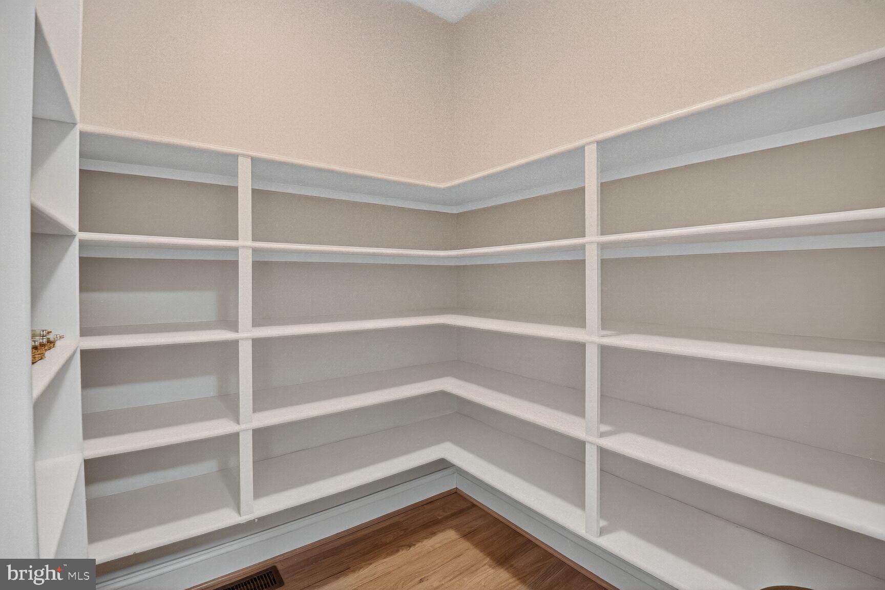 POTOMAC OUTSIDE - Residential